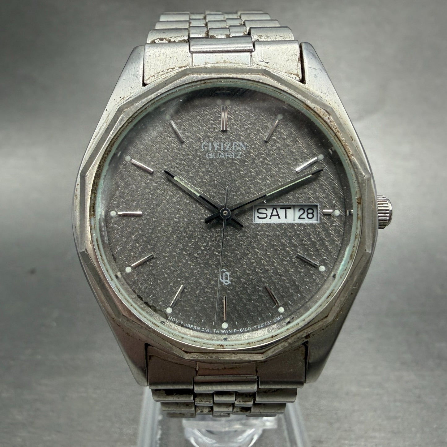 Citizen CQ Watch Men 35mm Gray Dial Silver Tone Daydate 6100-847521 New Battery0