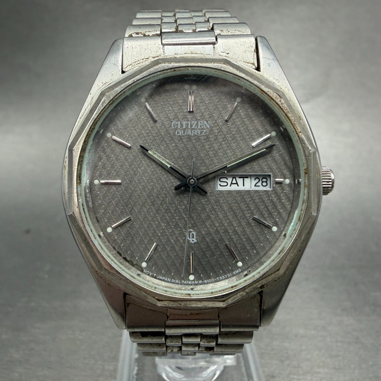 Citizen CQ Watch Men 35mm Gray Dial Silver Tone Daydate 6100-847521 New Battery0
