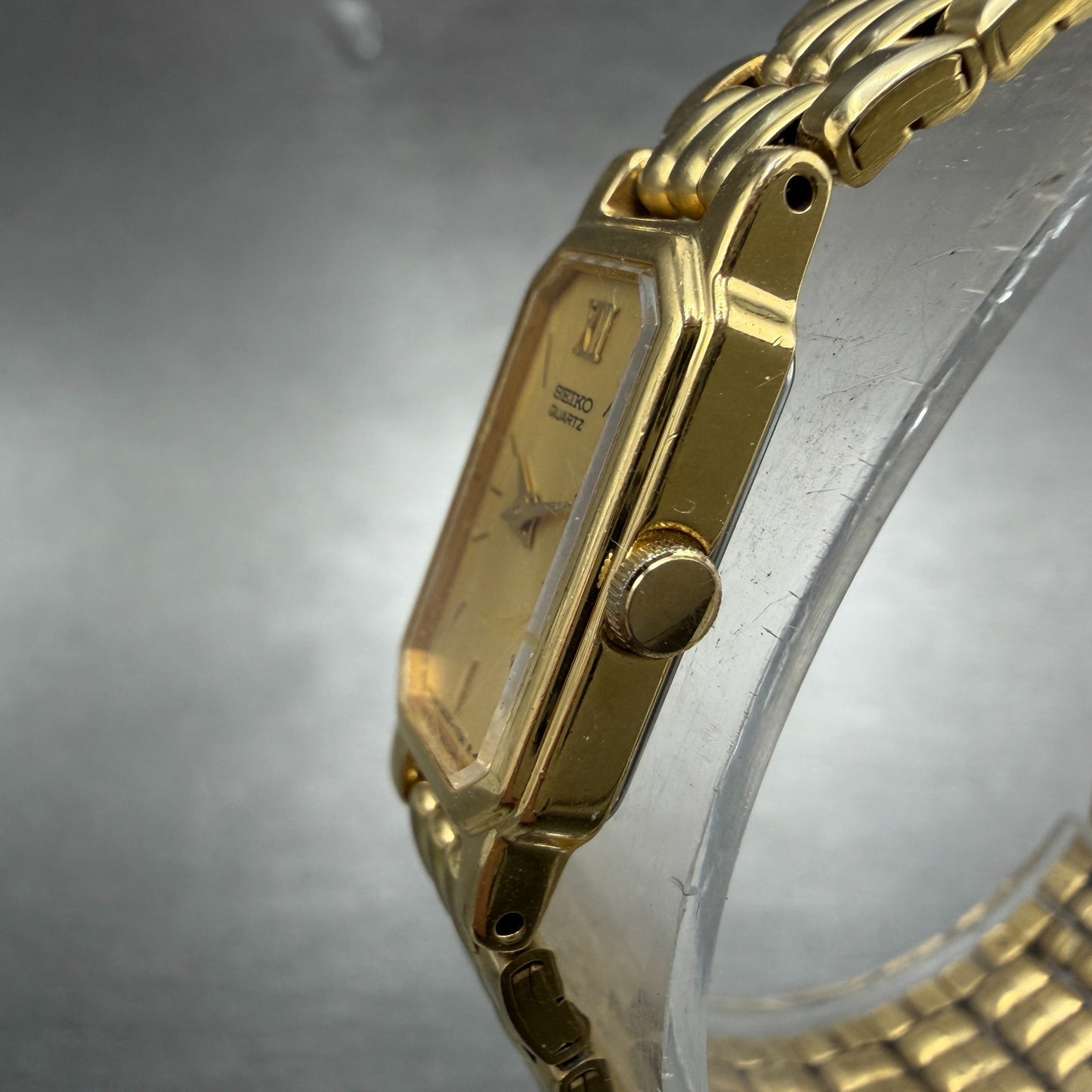 Seiko tank Watch Women 12mm Champagne Dial Gold Tone 2e20-6389 New Battery GY72