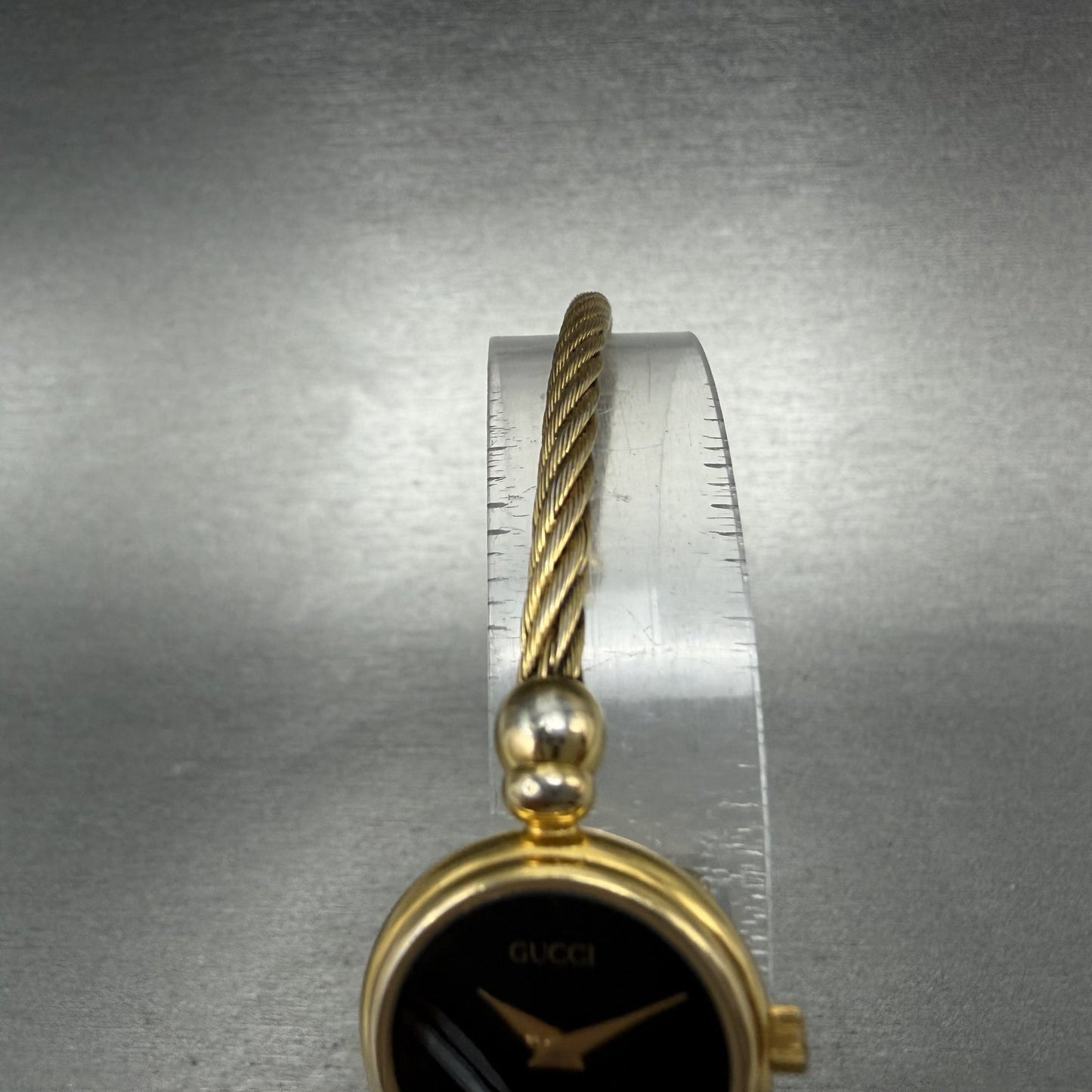 Gucci Watch Women 20mm Black Dial Gold Plated Round 2047L New Battery Vintage4