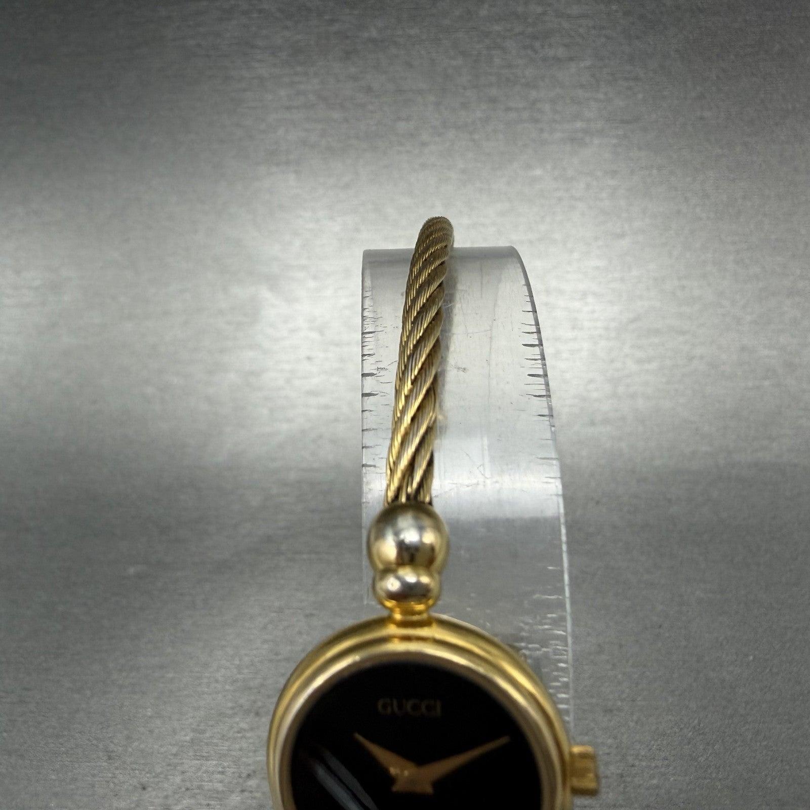 Gucci Watch Women 20mm Black Dial Gold Plated Round 2047L New Battery Vintage4
