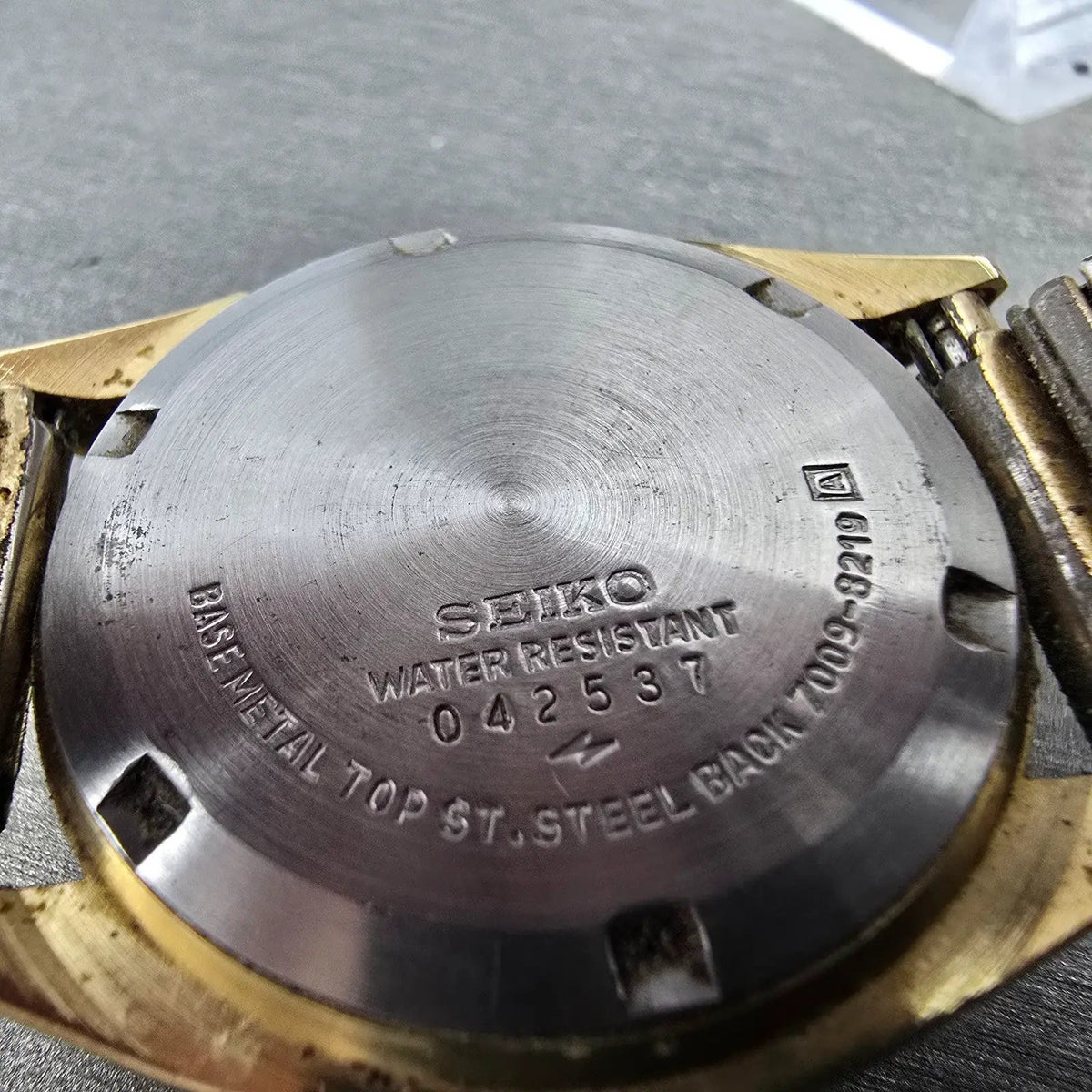 Seiko 5 Automatic Watch Men 37mm Champagne Dial Gold Tone Daydate 7009-3219 Runs9