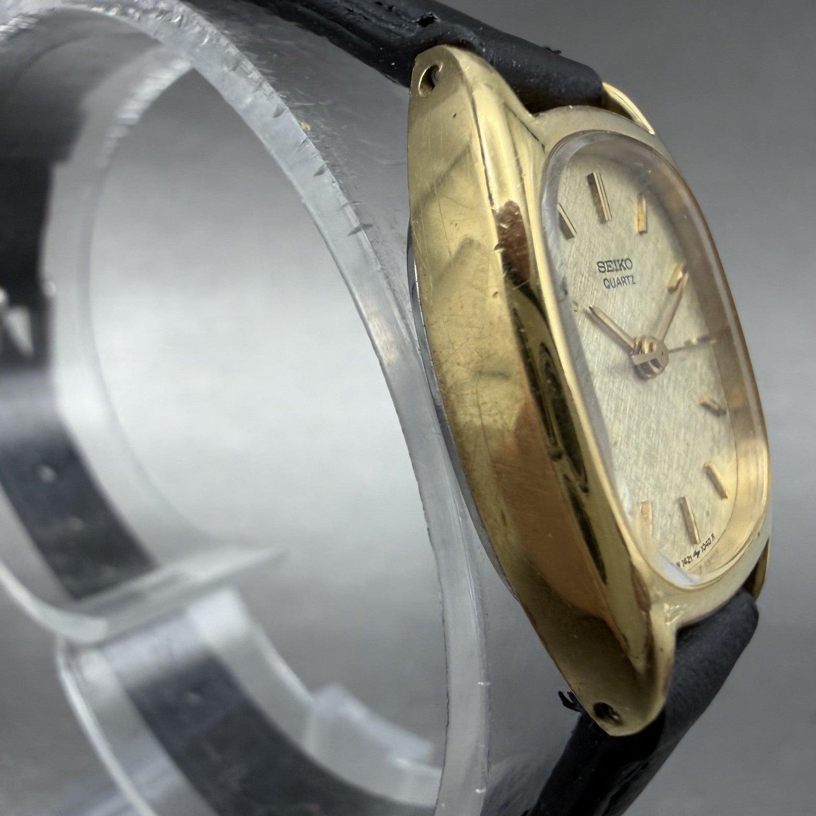 Seiko Watch Women 19mm Champagne Dial Gold Tone Rectangle 1421-5620 New Battery3