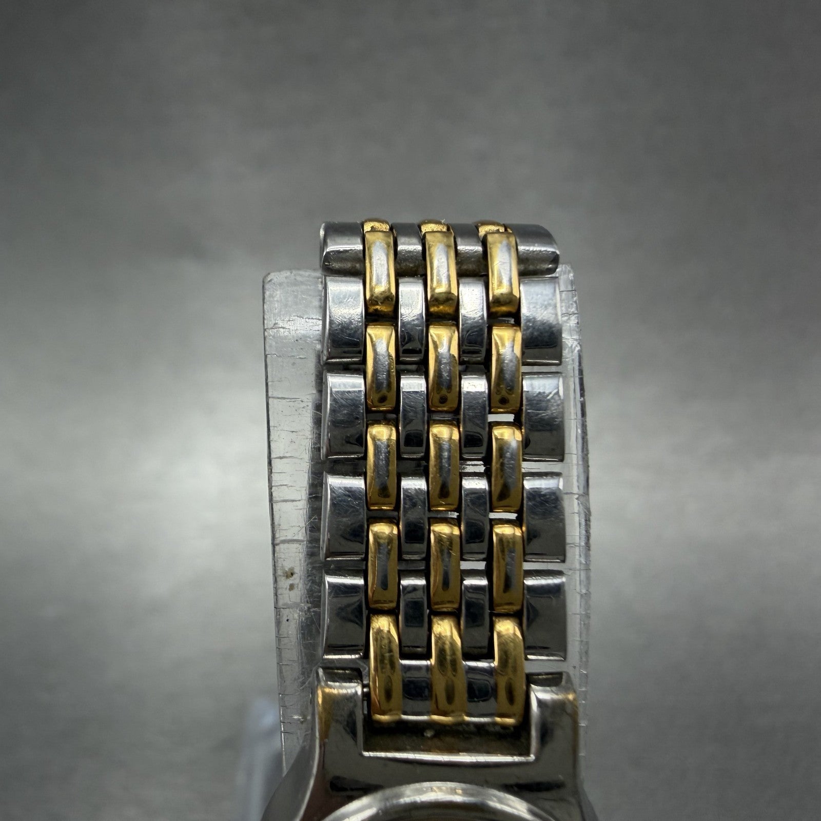 Seiko Watch Women 18mm White Dial Two Tone Oval V401-5228 New Battery Vintage AB4