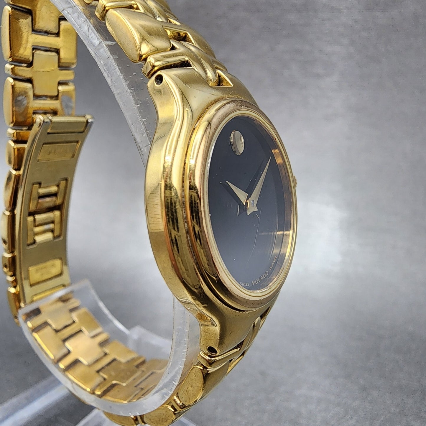 Movado Museum Watch Women 25mm Black Dial Gold Tone Round 88A1827 New Battery3