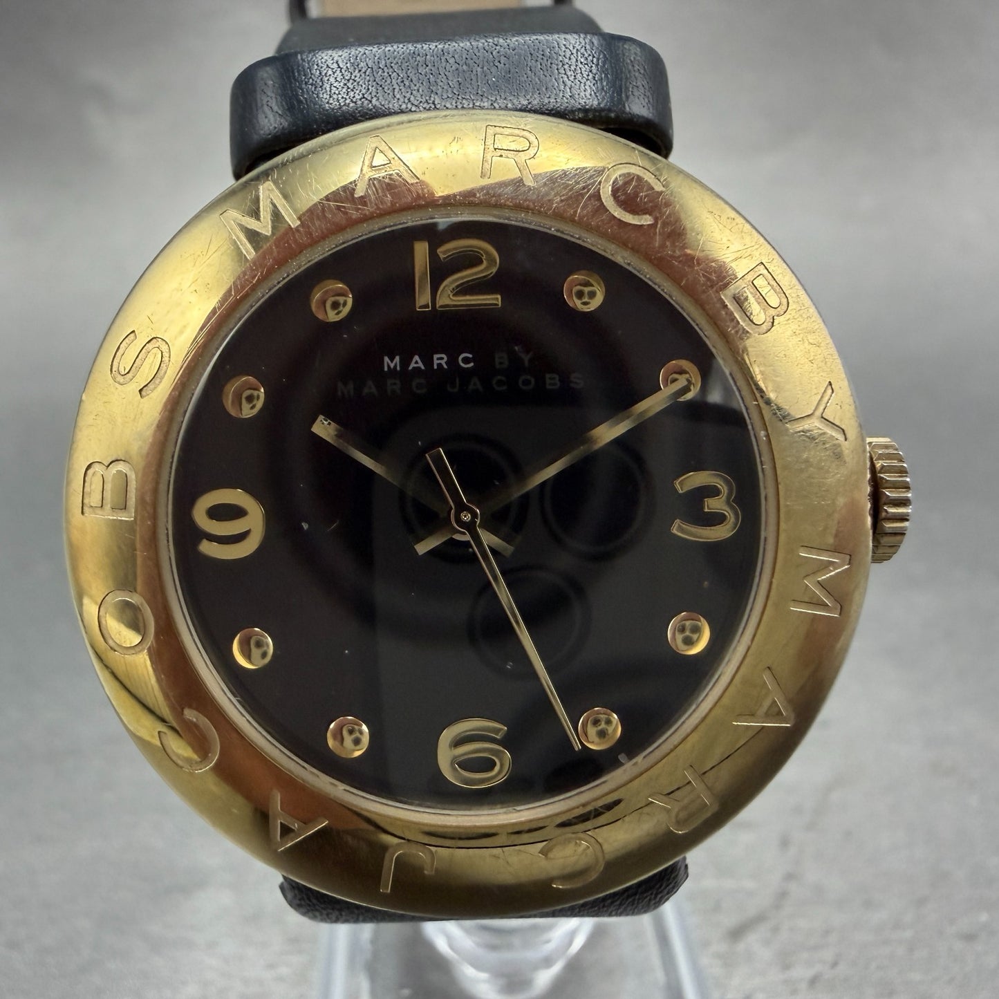Marc Jacobs Amy Watch Women 36mm Black Dial Gold Tone Round MBM1154 New battery0