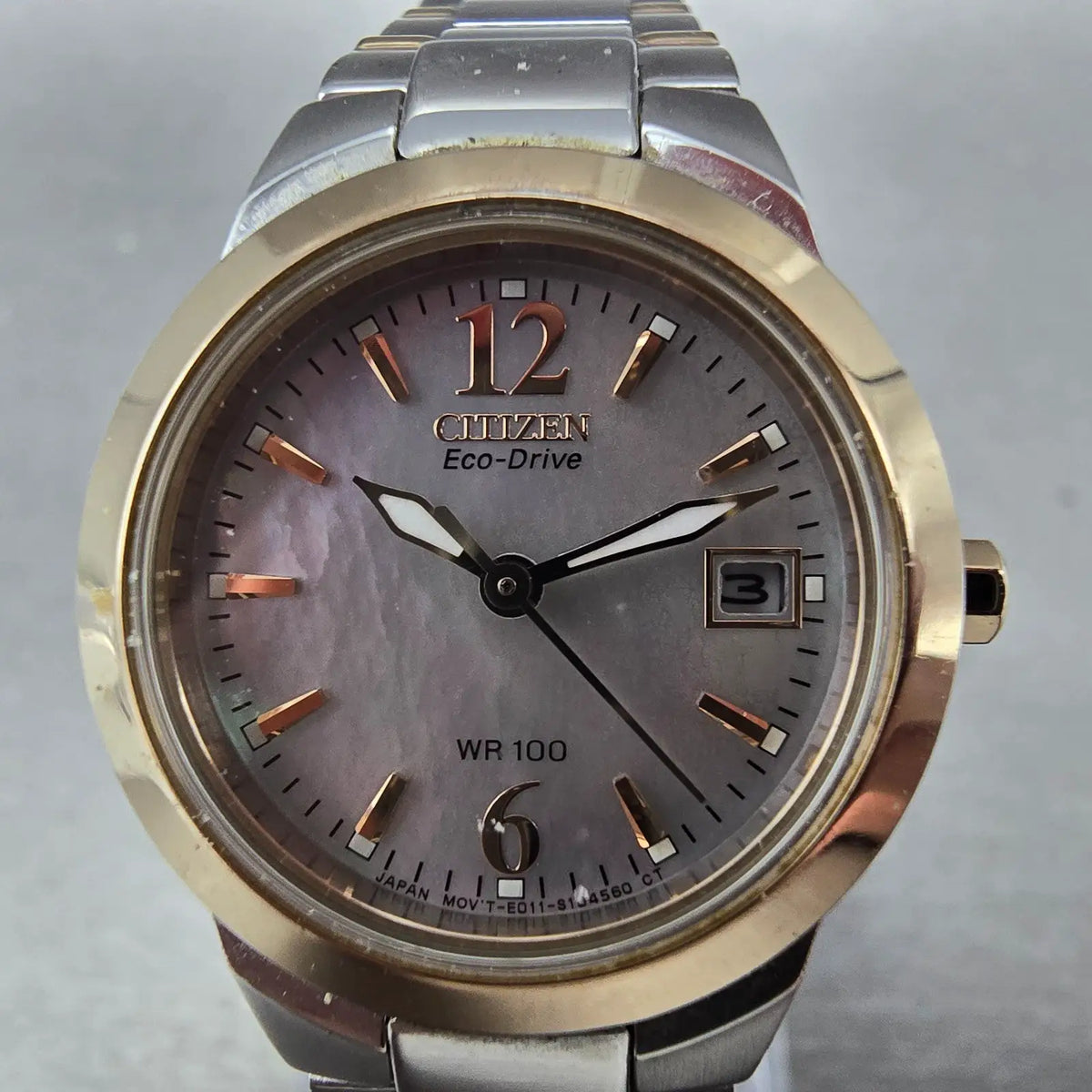 Citizen Eco-Drive Watch Women 26mm MOP Dial Two Tone Date E011-S070082 Works Jp51