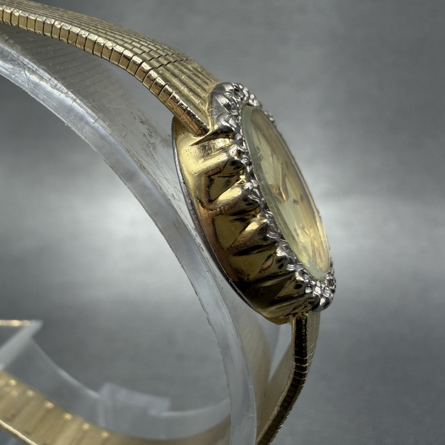 Citizen CQ Watch Women 17mm Champagne Dial Gold Tone Oval 3220324757 New Batt3