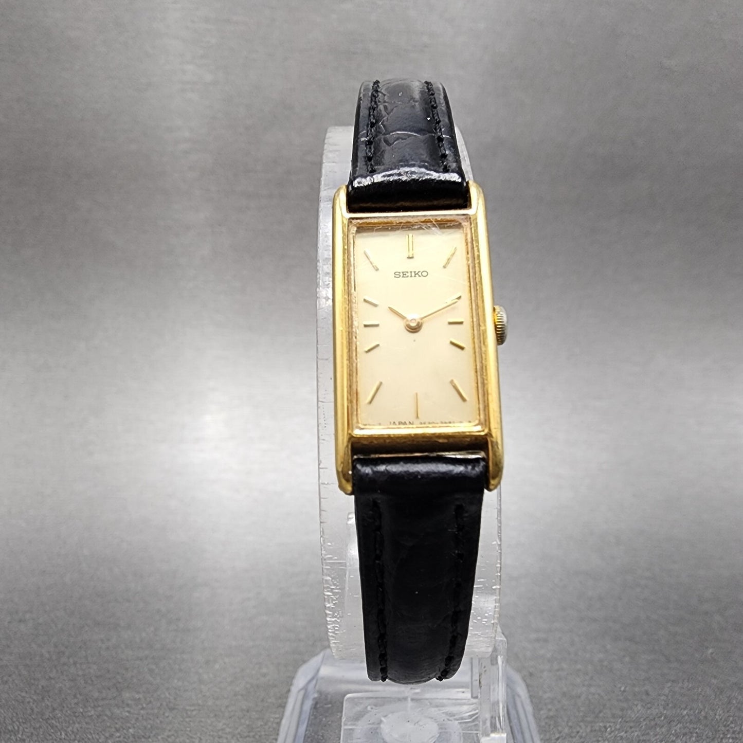 Seiko Tank Watch Women 13mm Champagne Dial Gold Tone 2e206129 New Battery5