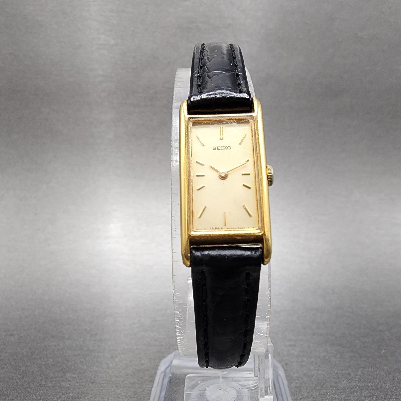 Seiko Tank Watch Women 13mm Champagne Dial Gold Tone 2e206129 New Battery5
