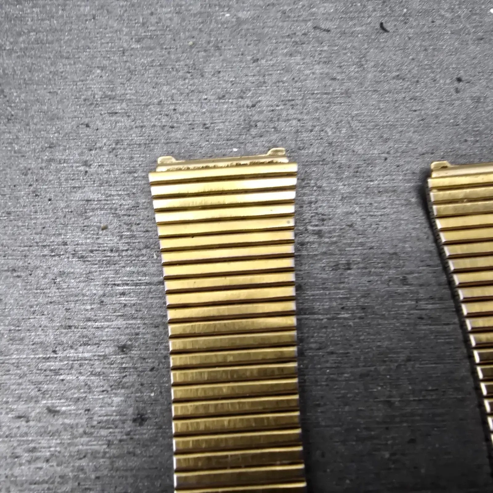 Seiko Bracelet 18mm Stainless Steel Gold Tone Tri Folding Clasp VTG Japan G10165