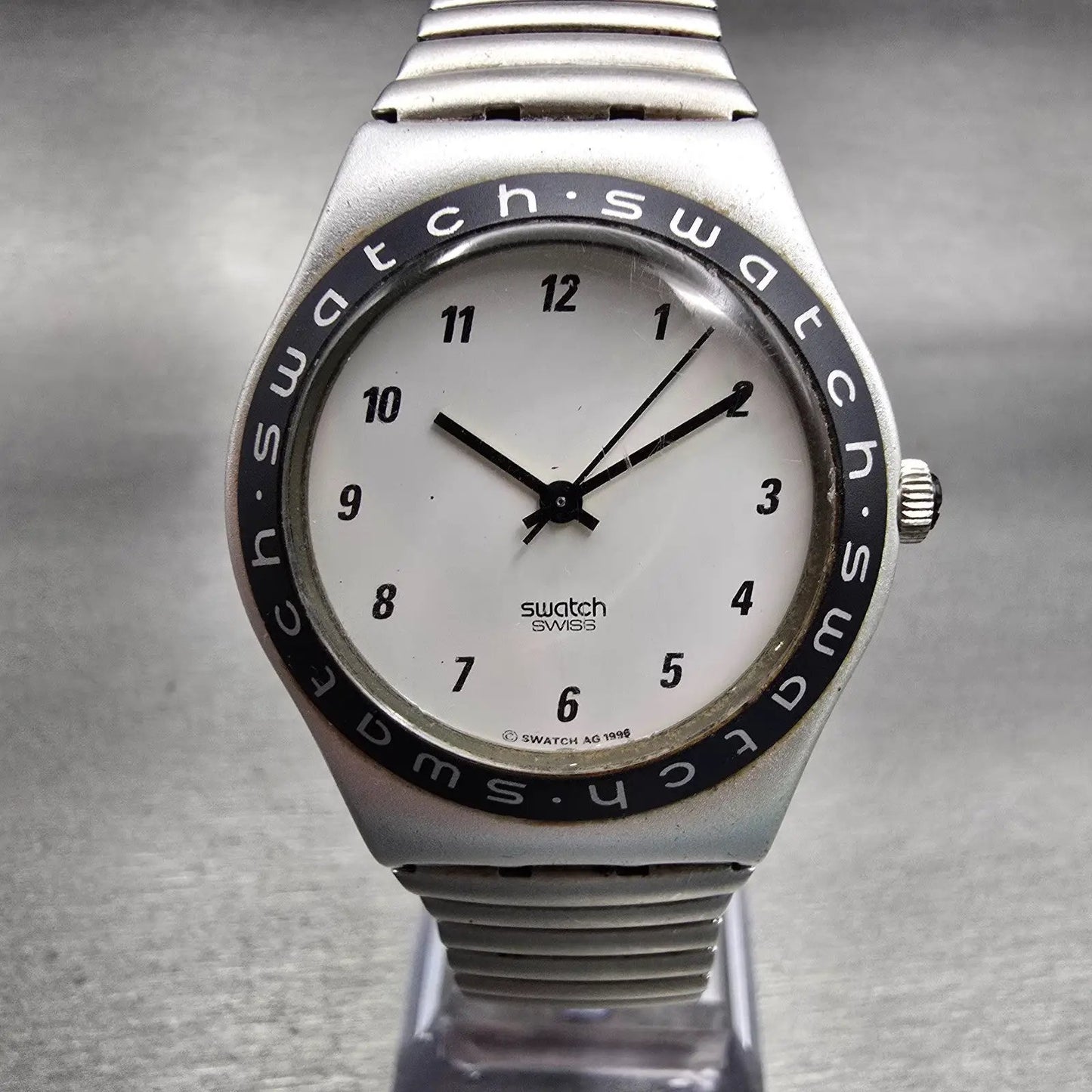 Swatch CONTRAST S Watch Men White Dial Silver Tone Round YLS1004 New Battery0