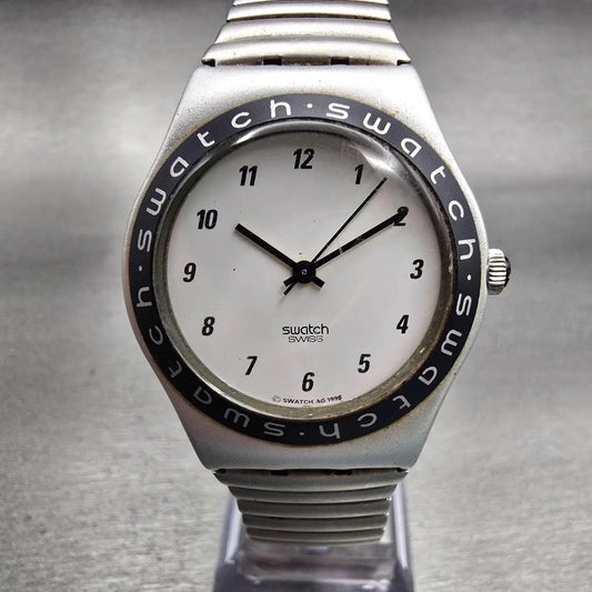 Swatch CONTRAST S Watch Men White Dial Silver Tone Round YLS1004 New Battery0