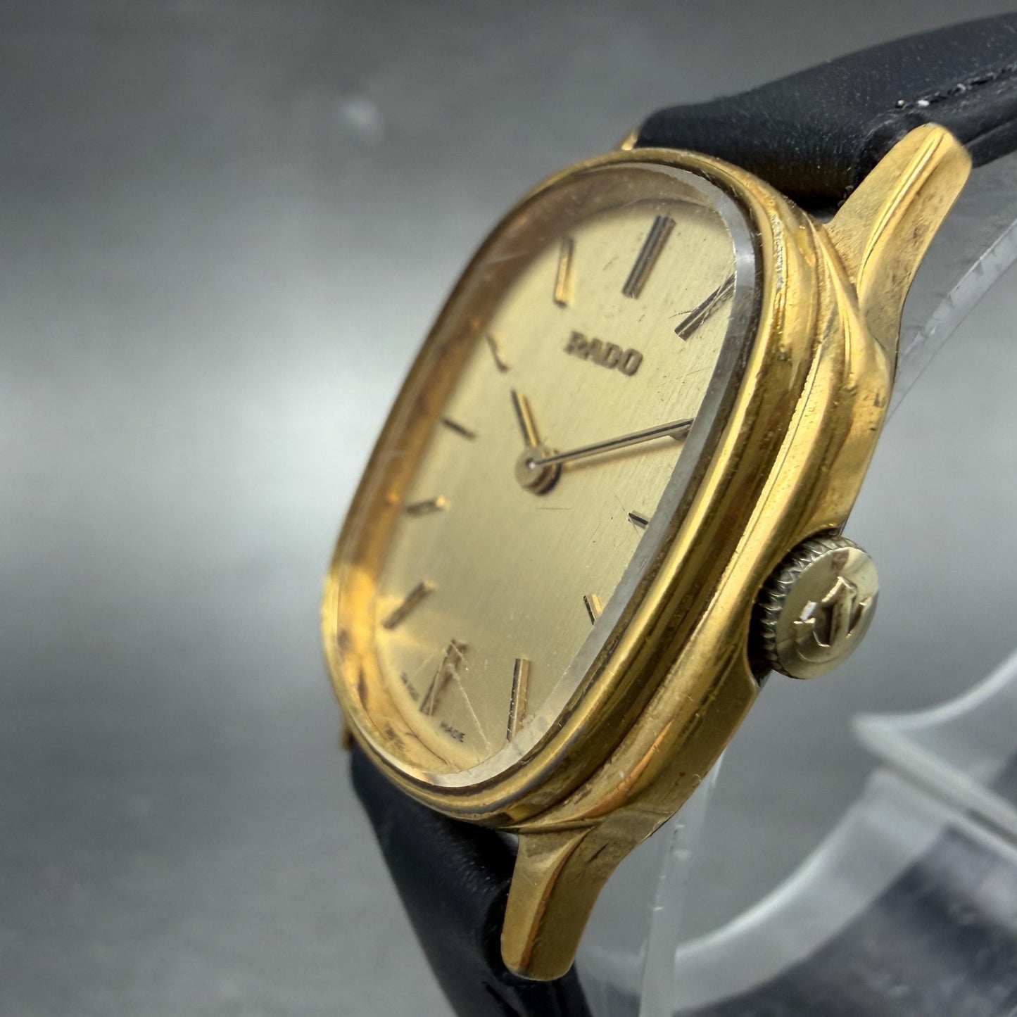 Rado Watch Women 22mm Gold Dial Gold Tone Oval Manual Wind Runs VTG 322.7881.22