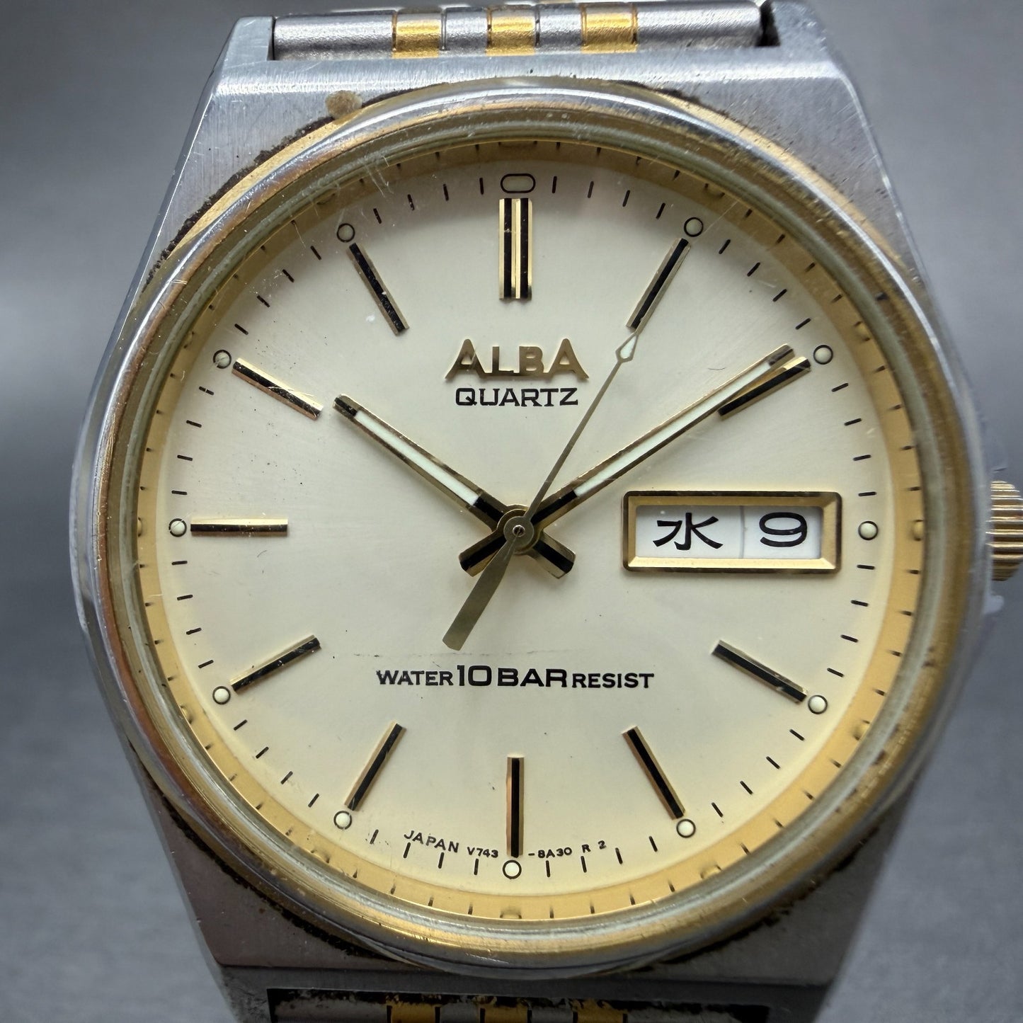 Seiko Alba Watch Men 35mm White Dial Two Tone Daydate V743-8a10 New Battery J7T1