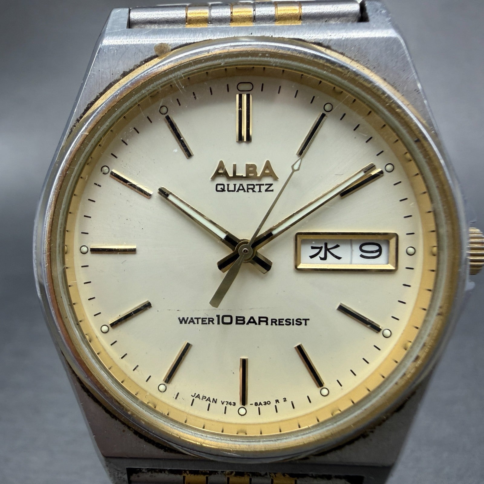 Seiko Alba Watch Men 35mm White Dial Two Tone Daydate V743-8a10 New Battery J7T1
