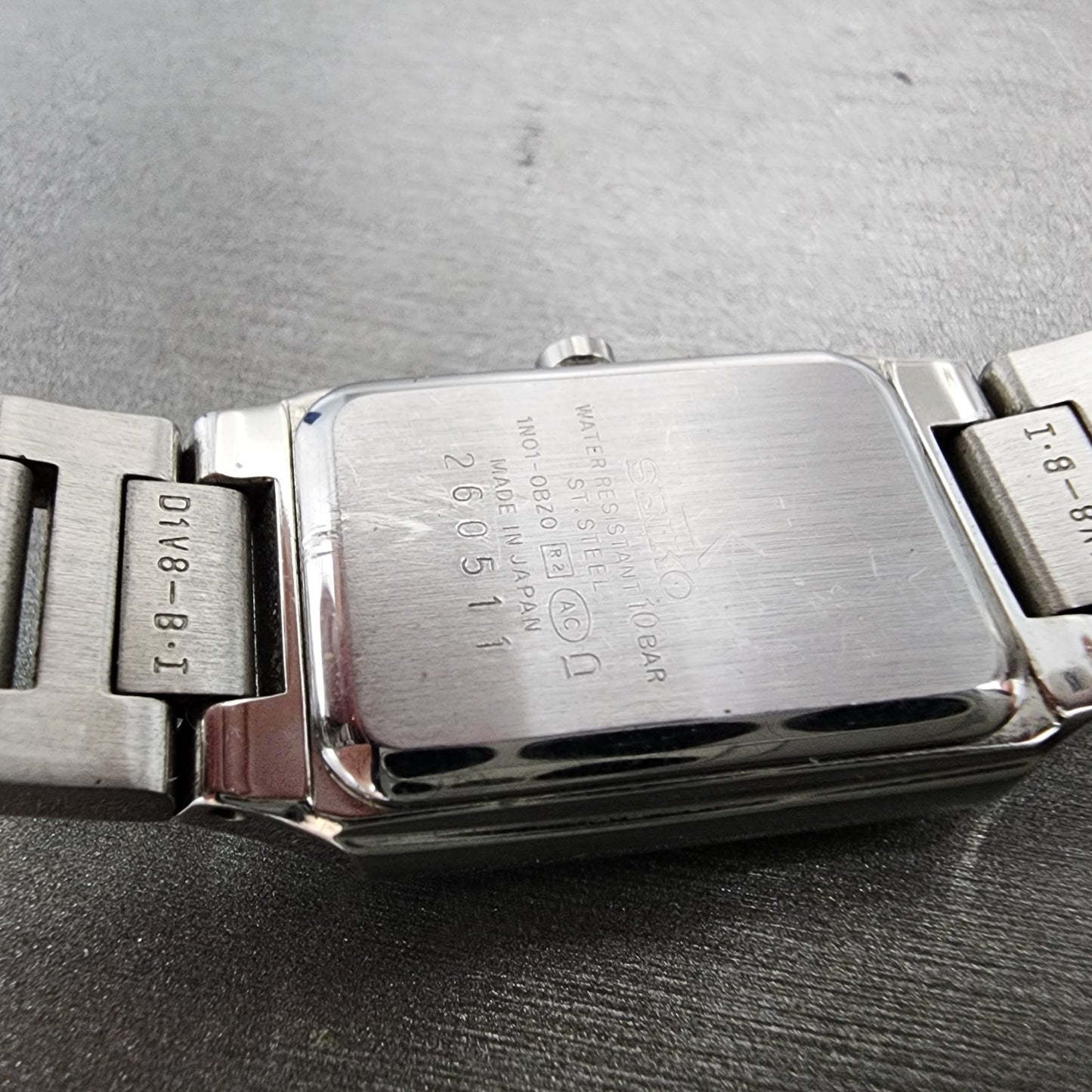 Seiko Lukia Tank Watch Women 20mm Silver Dial Silver Tone 1n010bz0 New Battery12