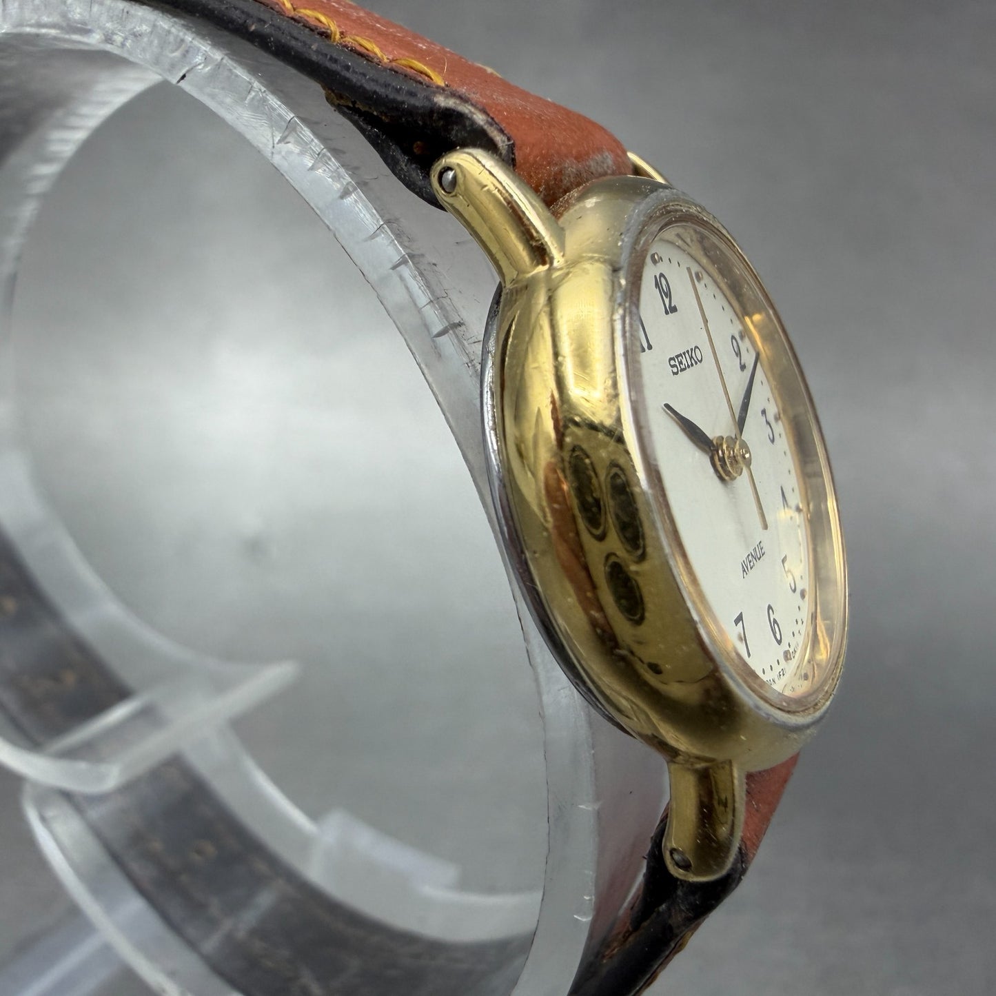 Seiko Avenue Watch Women 23mm Cream Dial Gold Tone Round 1F21-0G10 New Battery3