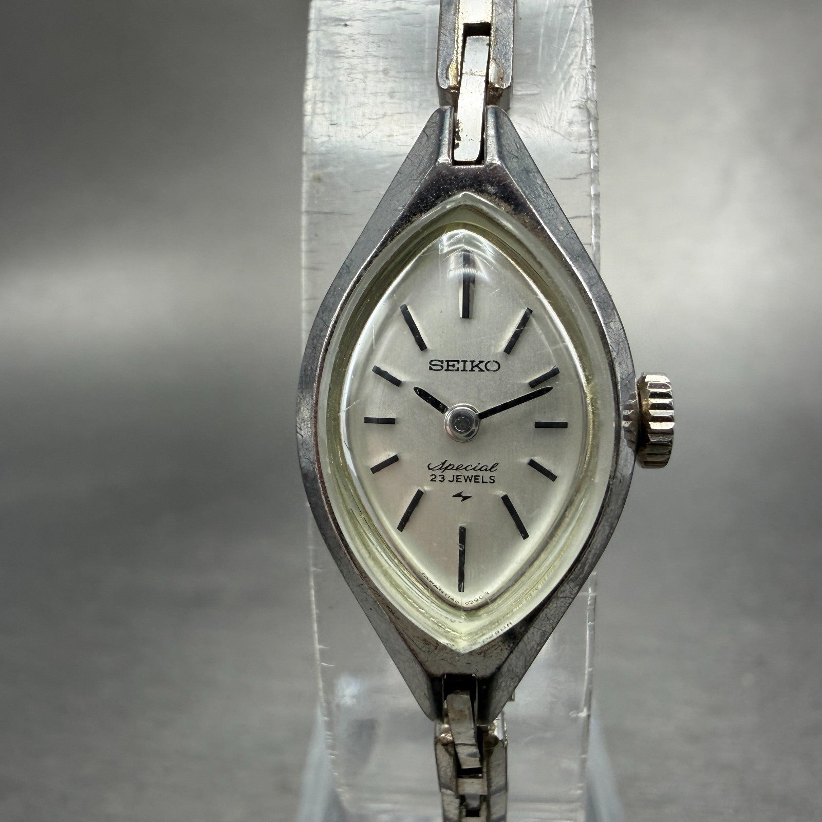 Seiko Special Watch Women 15mm White Dial Silver Tone Manual Wind 1140-7080 Runs0