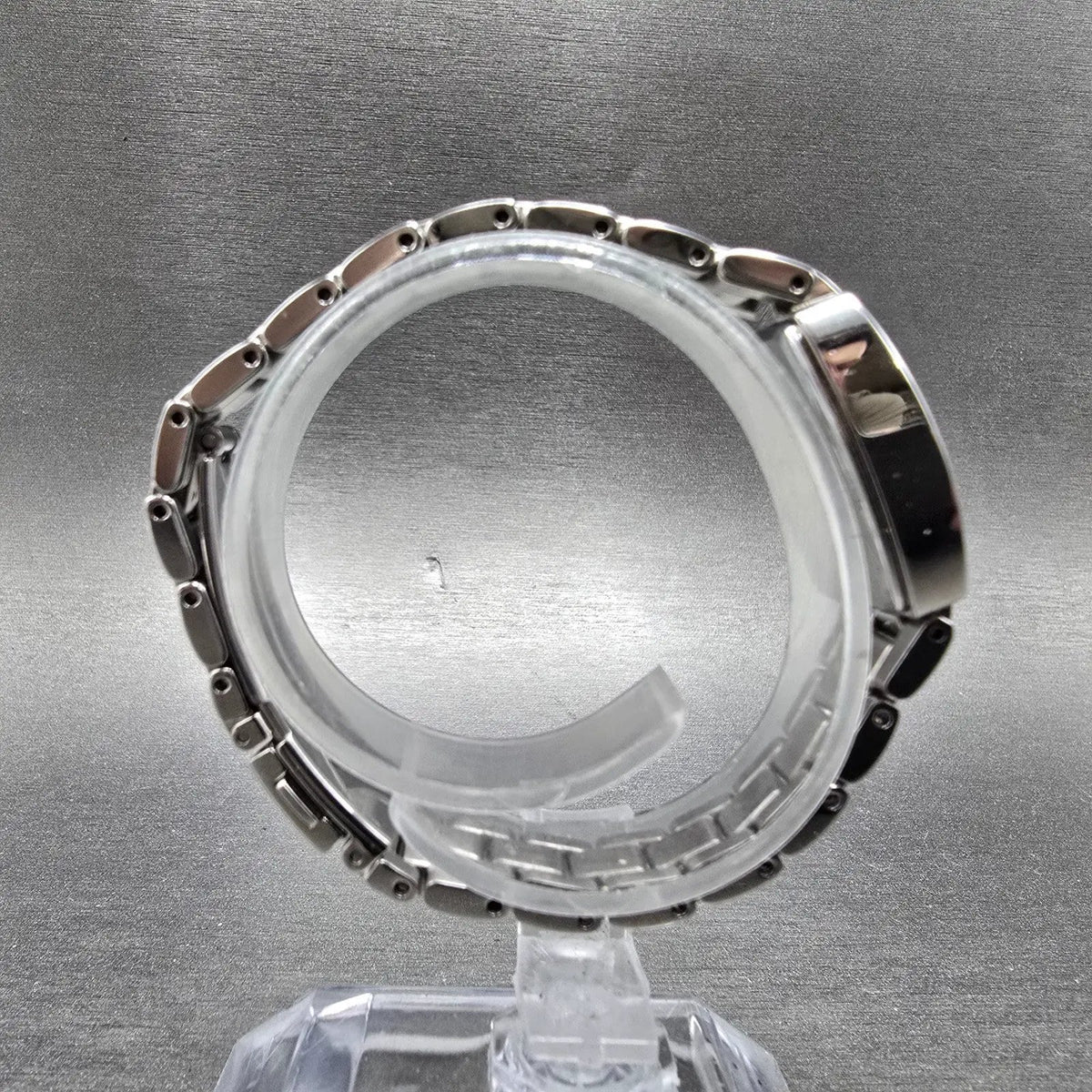 Seiko Solar Tank Watch Women 18mm White Dial Silver Rectangle Lukia Runs V1119