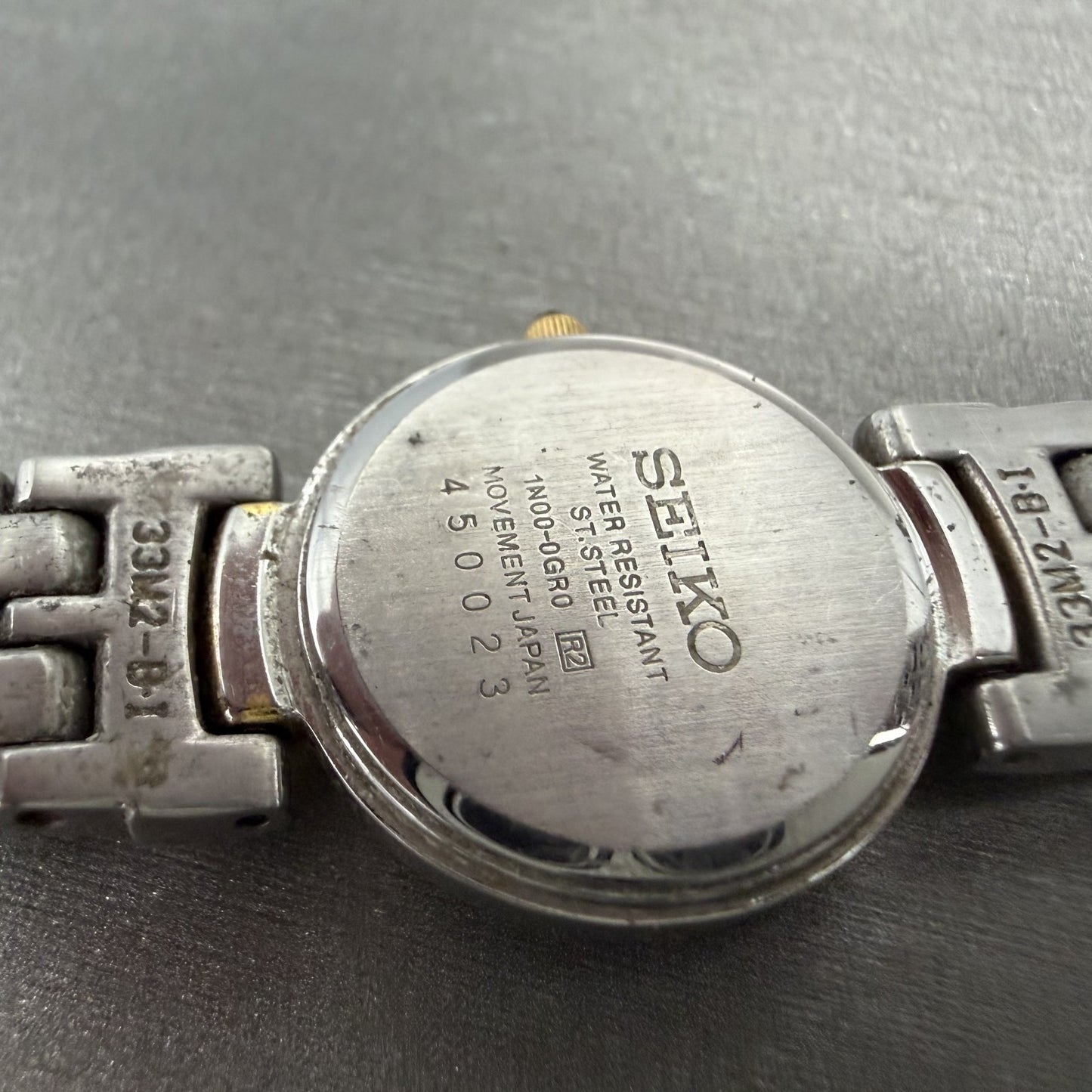Seiko Watch Women 20mm MOP Dial Two Tone Round Bracelet 1N00-0GR0 New Battery9