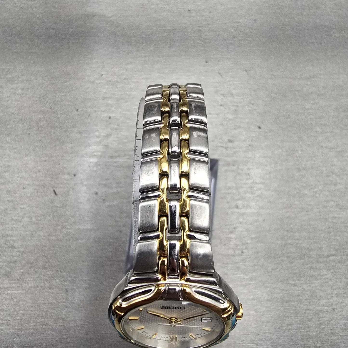 Seiko Watch Women 25mm Silver Dial Two Tone Date Round 7N82-0AT0 New Battery VTG4
