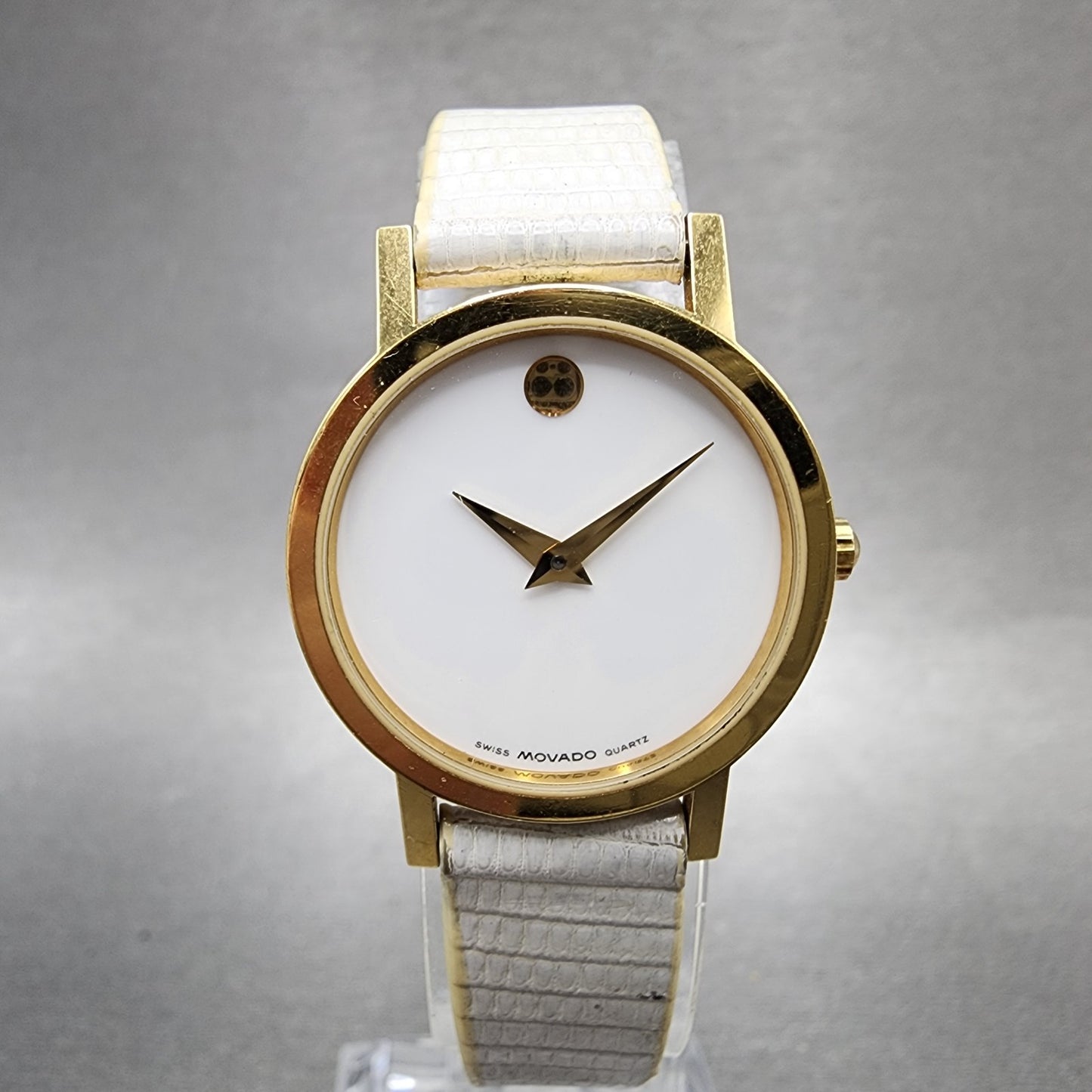 Movado Museum Watch Women 25mm White Dial Gold Tone Round 87A1832 New Battery0