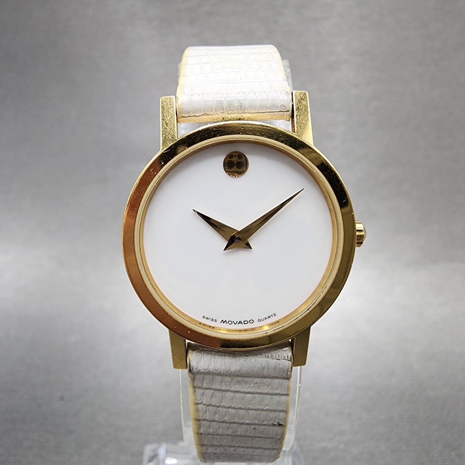 Movado Museum Watch Women 25mm White Dial Gold Tone Round 87A1832 New Battery0