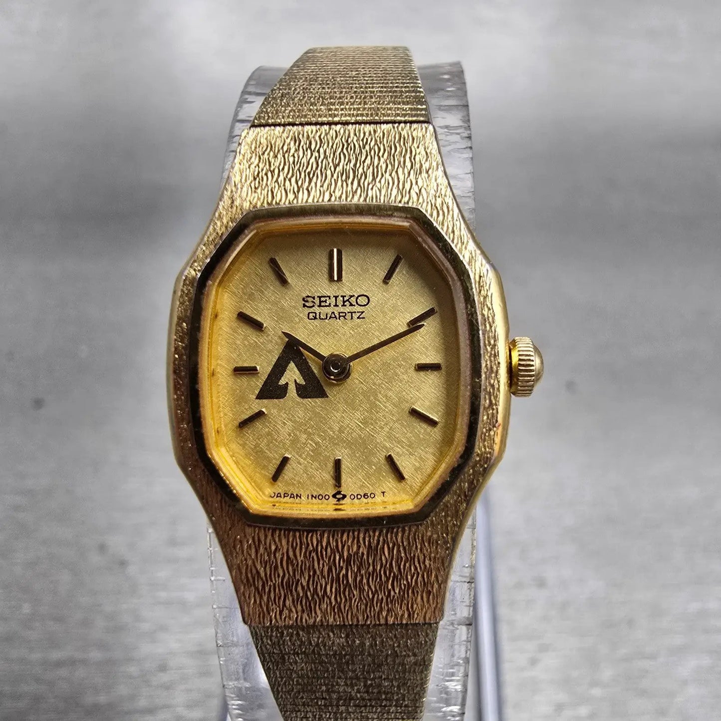 Seiko Watch Women 16mm Gold Dial Gold Tone Oval 1N00-5B29 New Battery Vintage0