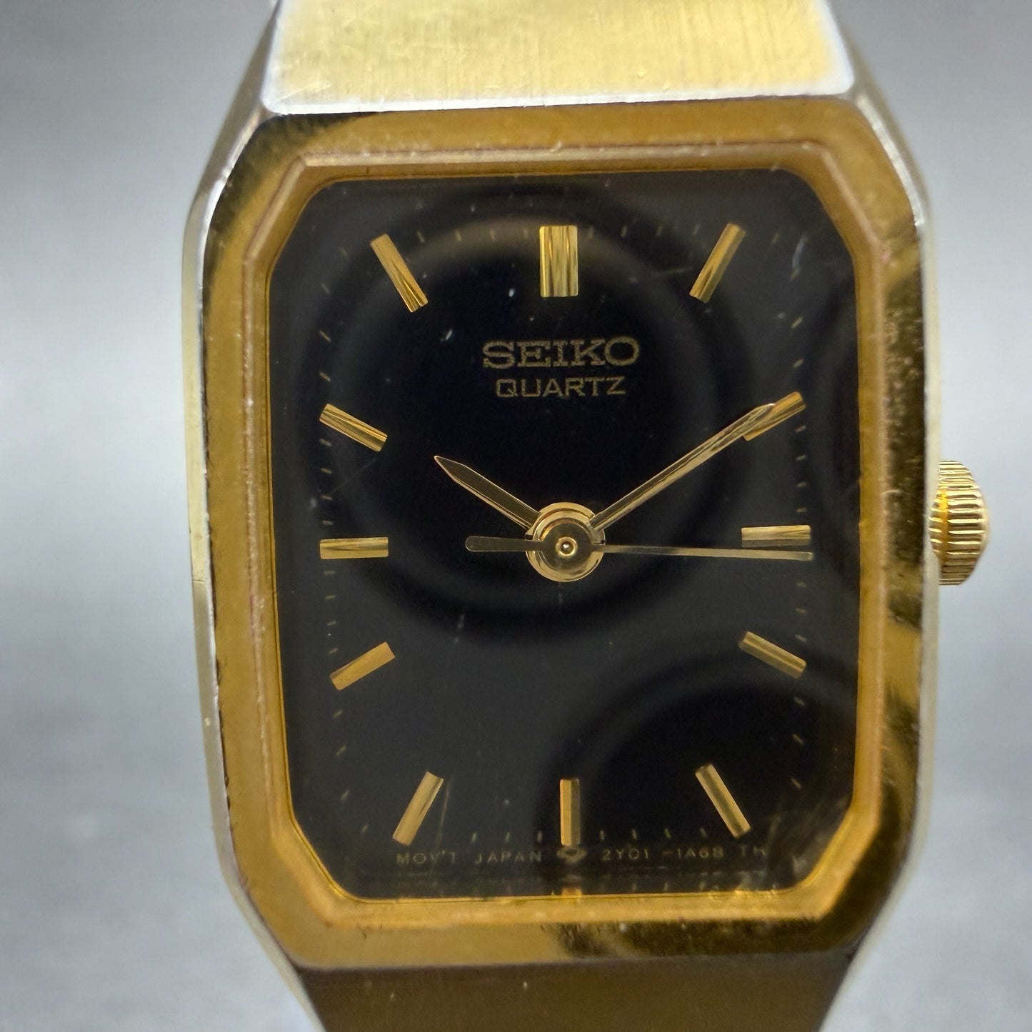 Seiko Tank Watch Women 17mm Black Dial gold Tone Octagon 2Y01-5D29 New Battery1