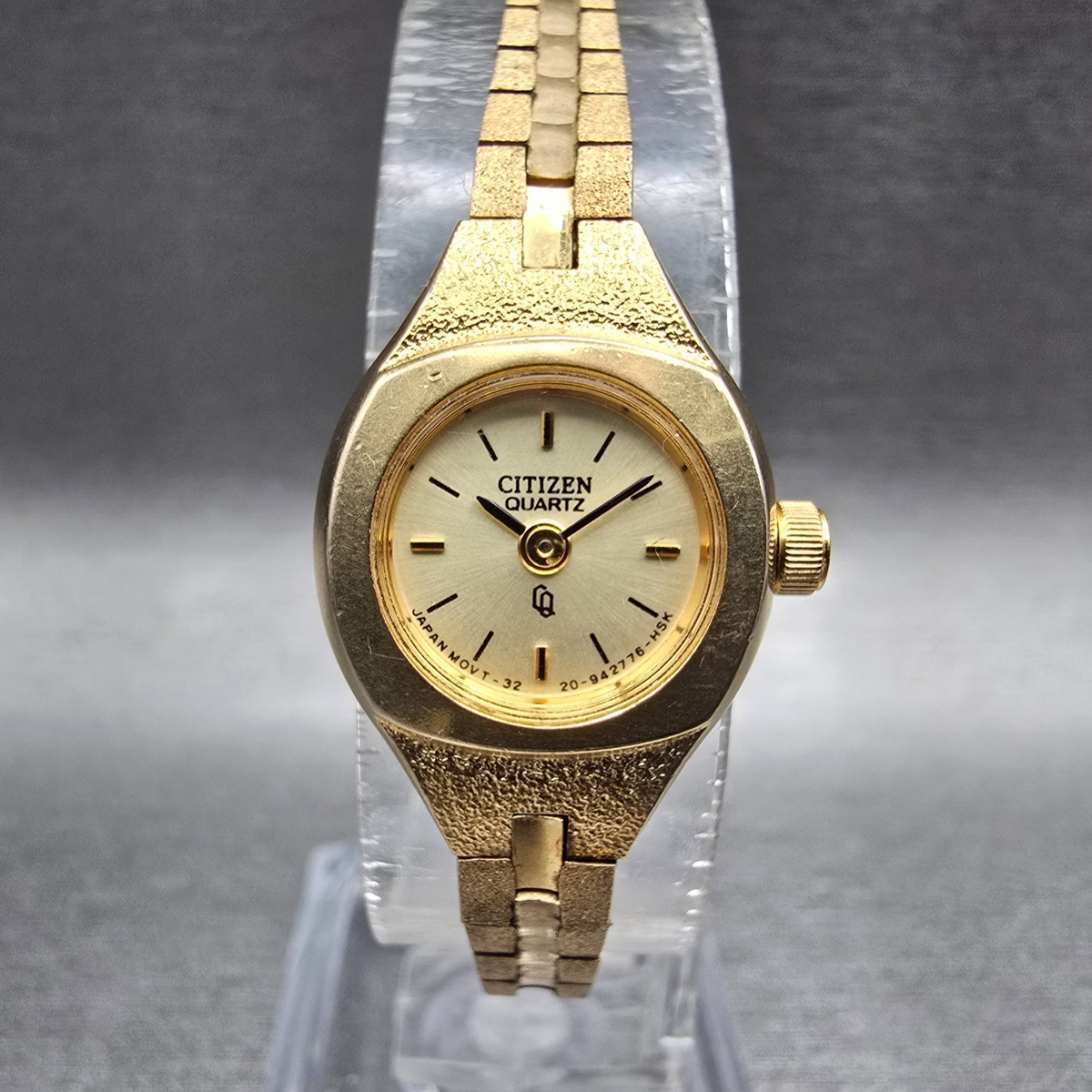 Citizen CQ Watch Women 17mm Champagne Dial Gold Tone Round 3220-890795 New Batt20