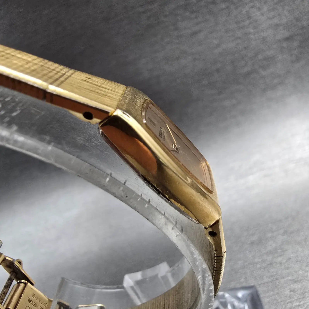 Seiko Watch Women 13mm Gold Dial Gold Tone Rectangle 2E20-5139 New Battery JP233