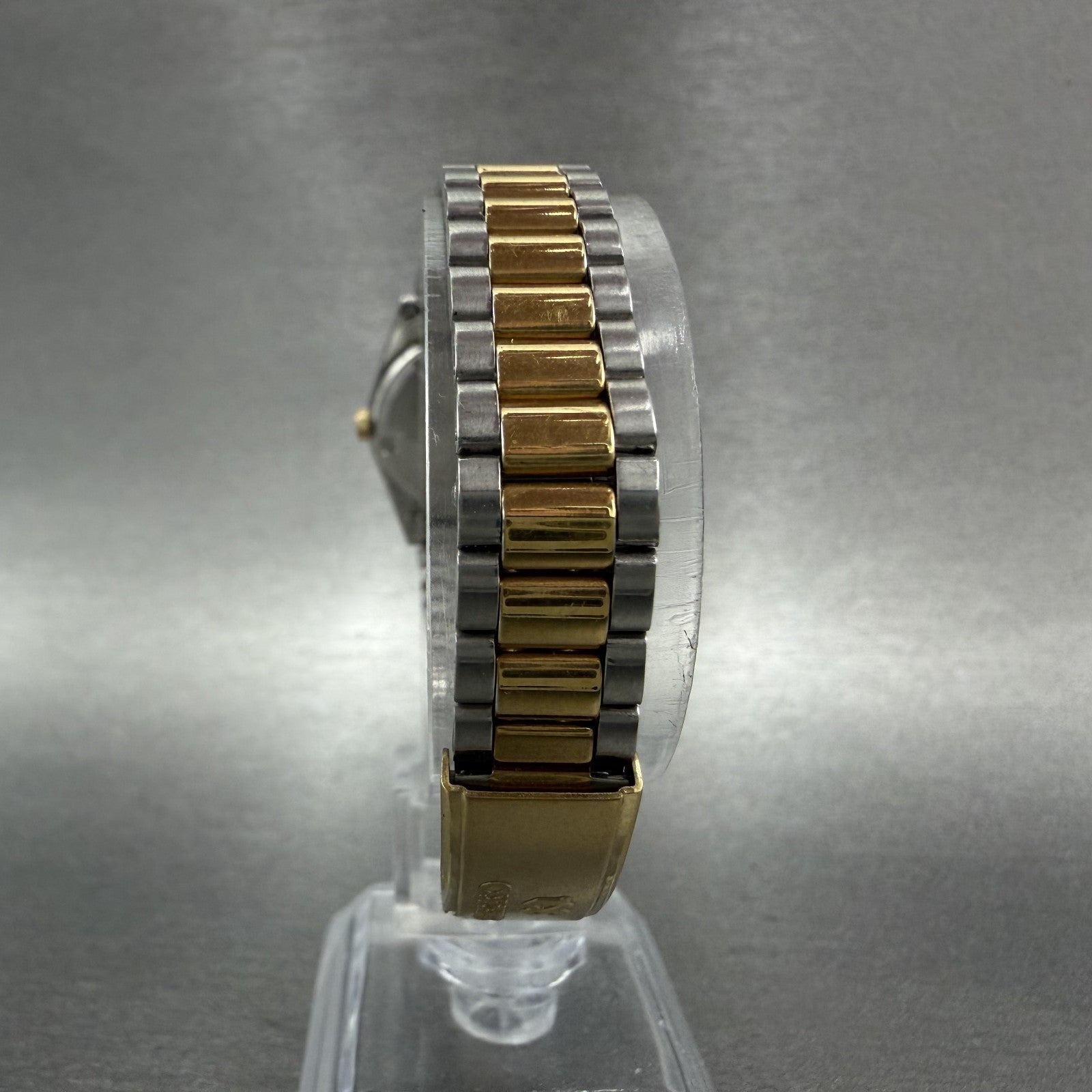 Seiko SQ Watch Women 24mm Gold Dial Two Tone Daydate Round 3E23-0A60 New Batt ST7
