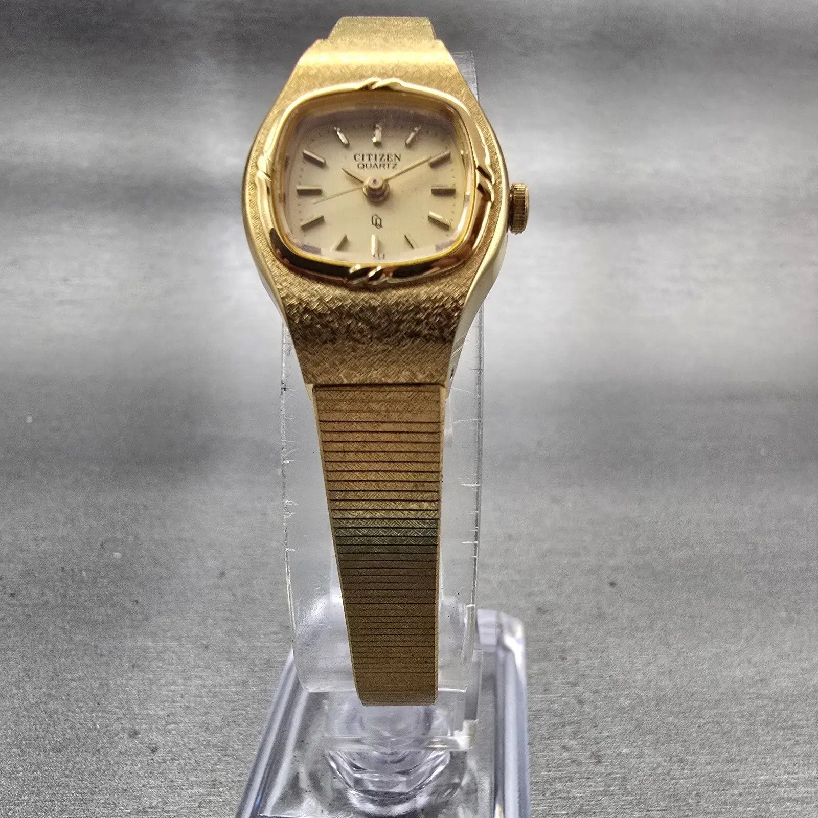Citizen CQ Watch Women 19mm Gold Dial Gold Tone Oval 2030-943031 New Battery5