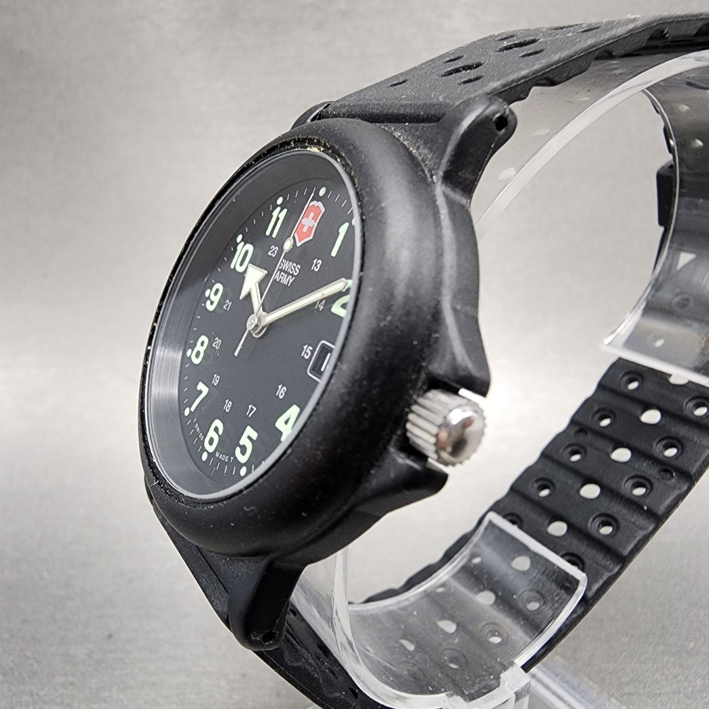 Victorinox Swiss Army Renegade Watch Men 38mm Black Dial Black Date New Battery2