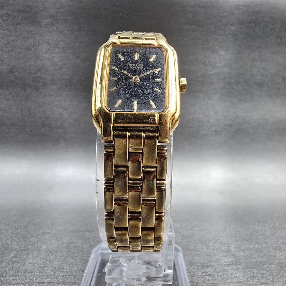 Seiko Watch Women 17mm Black Dial Gold Tone Rectangle Y400-5498 New Battery JP235