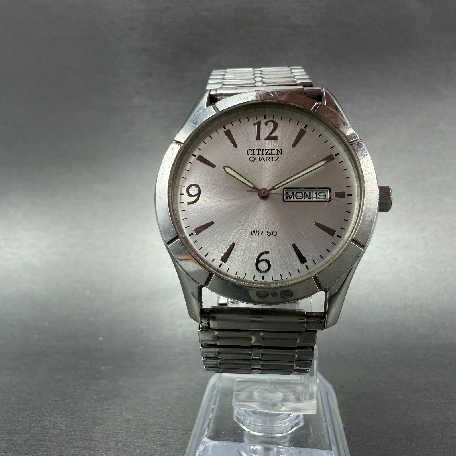 Citizen Watch Men 37mm Silver Dial Silver Tone Daydate Round 2500-S047412 NewBat5