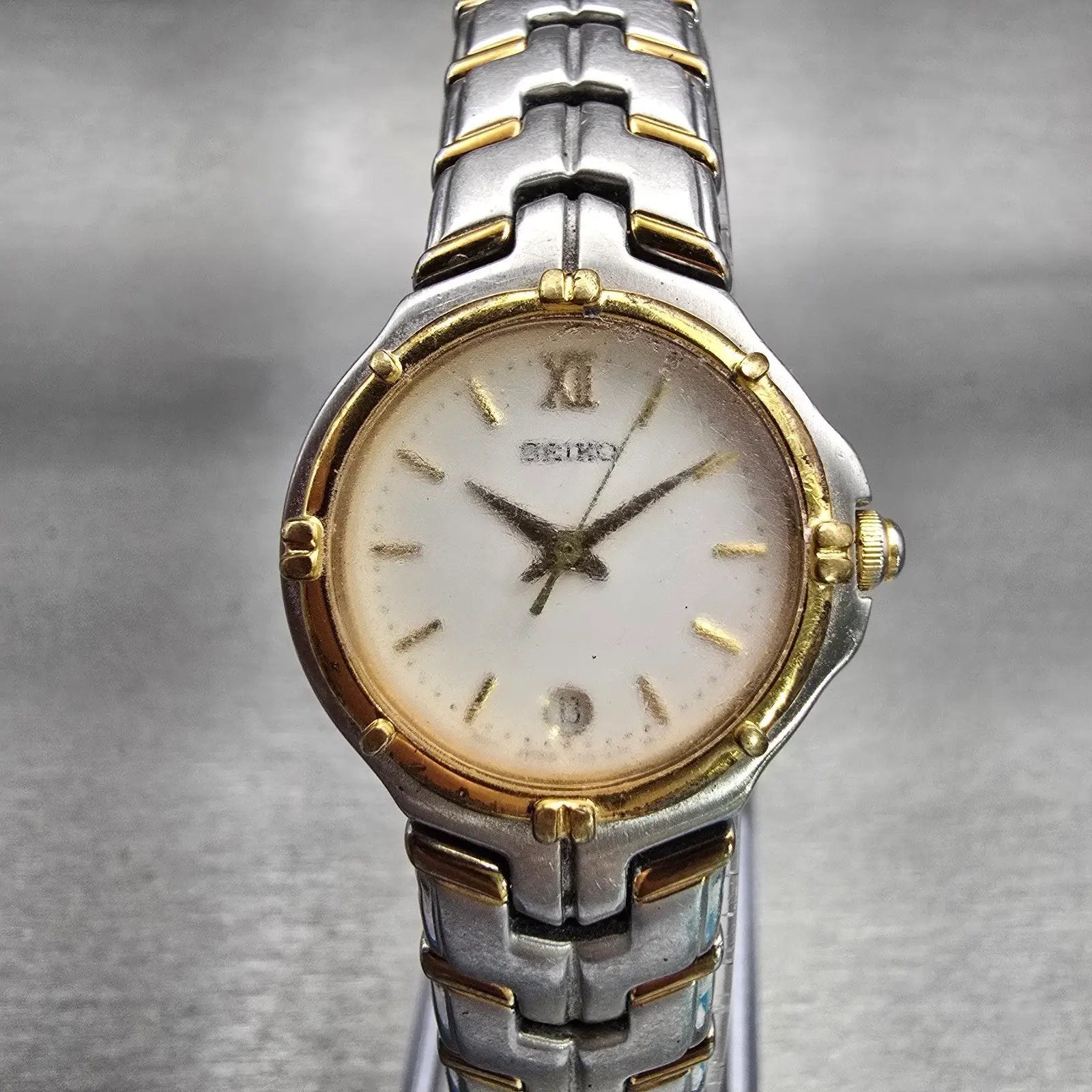 Seiko Watch Women 25mm White Dial Two Tone Date Round V782-6E70 New Battery VTG0