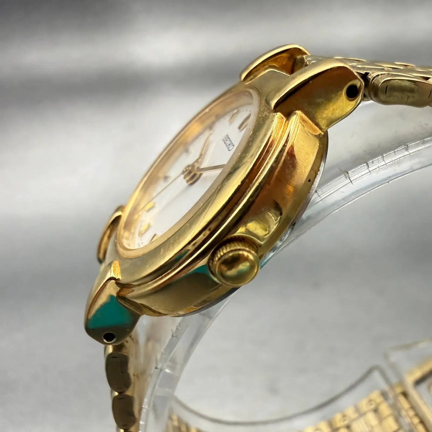 Seiko Watch Women 24mm White Dial Gold Tone Round V701-1781 New Battery Vintage2