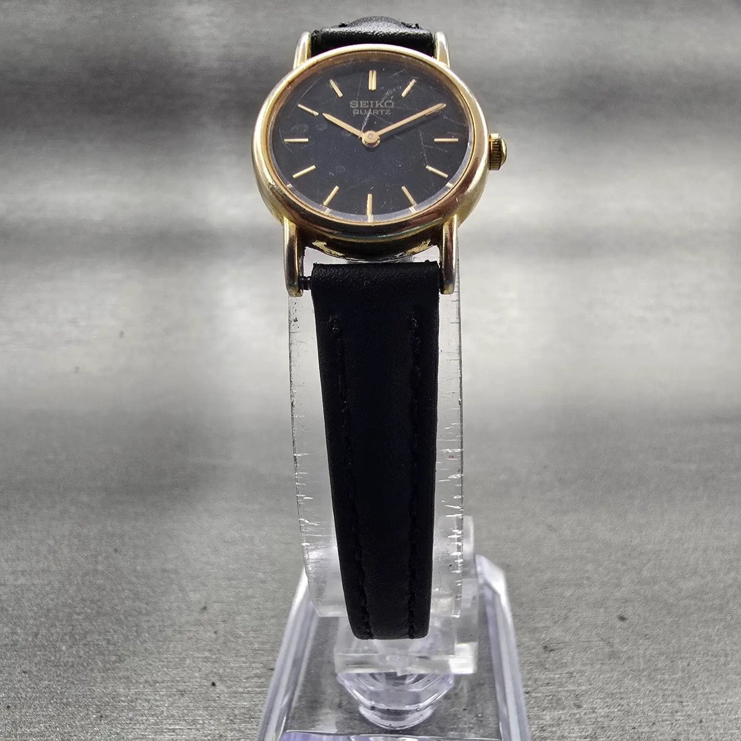 Seiko Watch Women 20mm Black Dial Gold Tone Round 2Y00-0A19 New Battery Vintage5