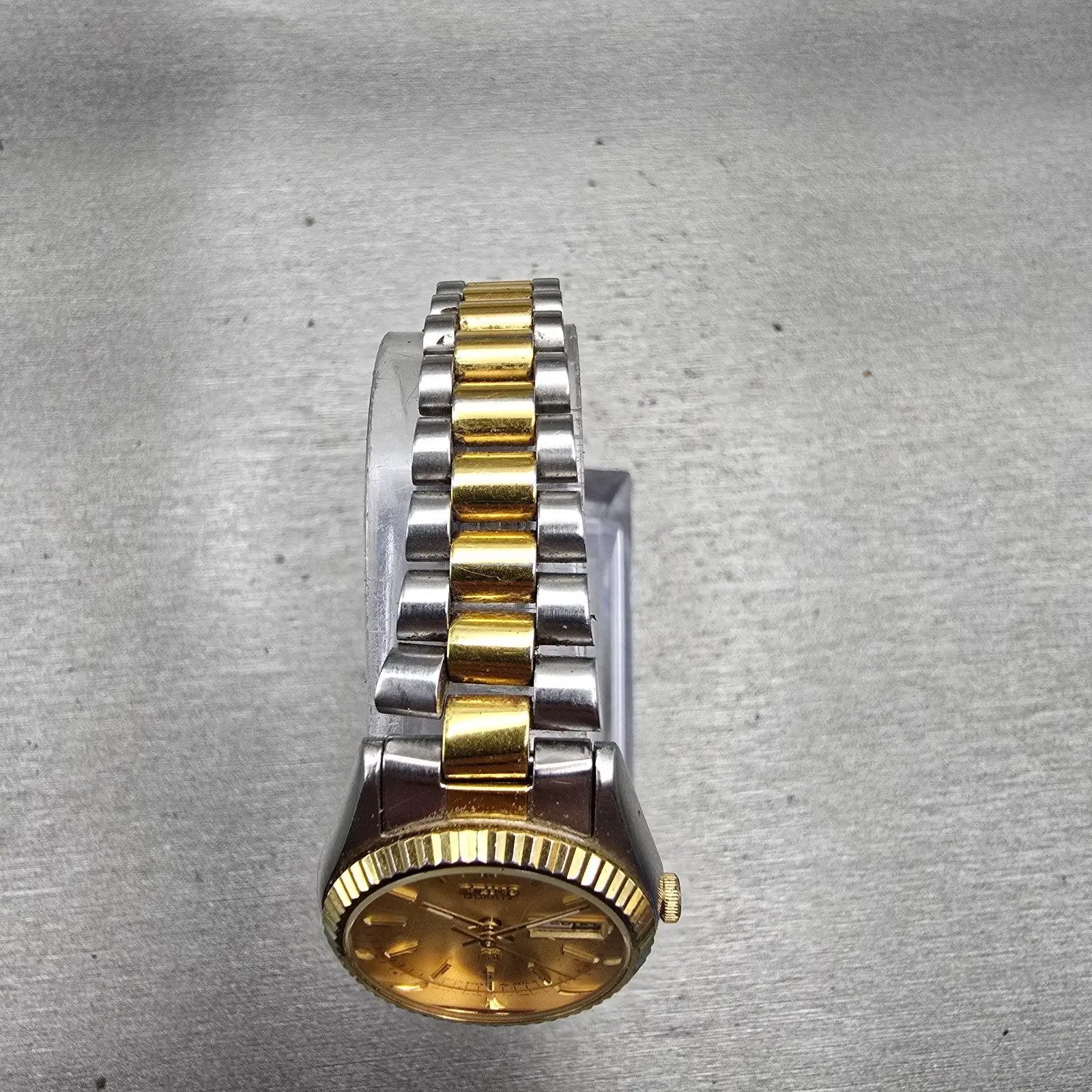Seiko SQ Watch Women 24mm Gold Dial Two Tone Daydate Round 3Y03-0160 New Battery4