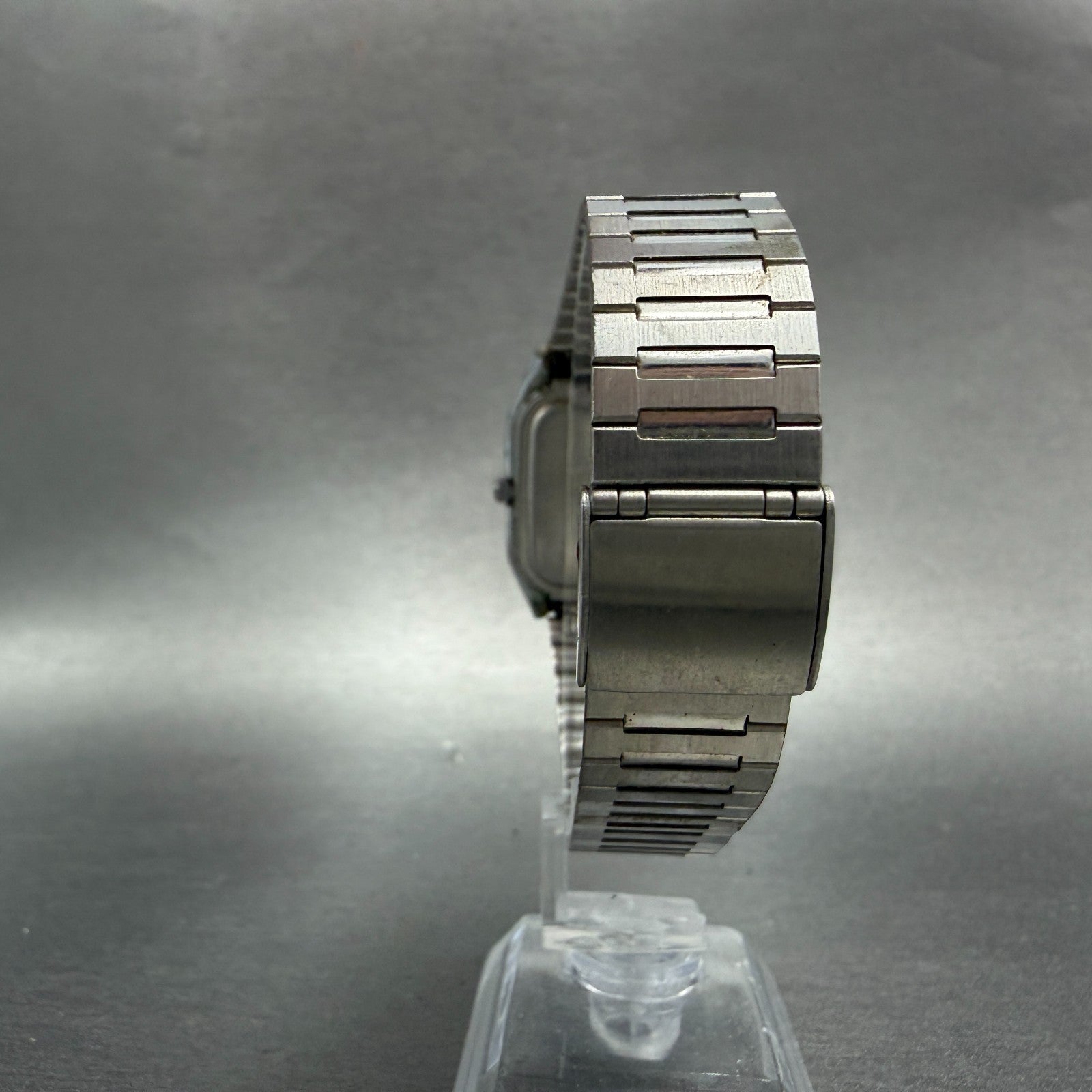 Casio MQ-518 Watch Men 30mm Silver Dial Silver Tone Rectangle Daydate New BattHJ7
