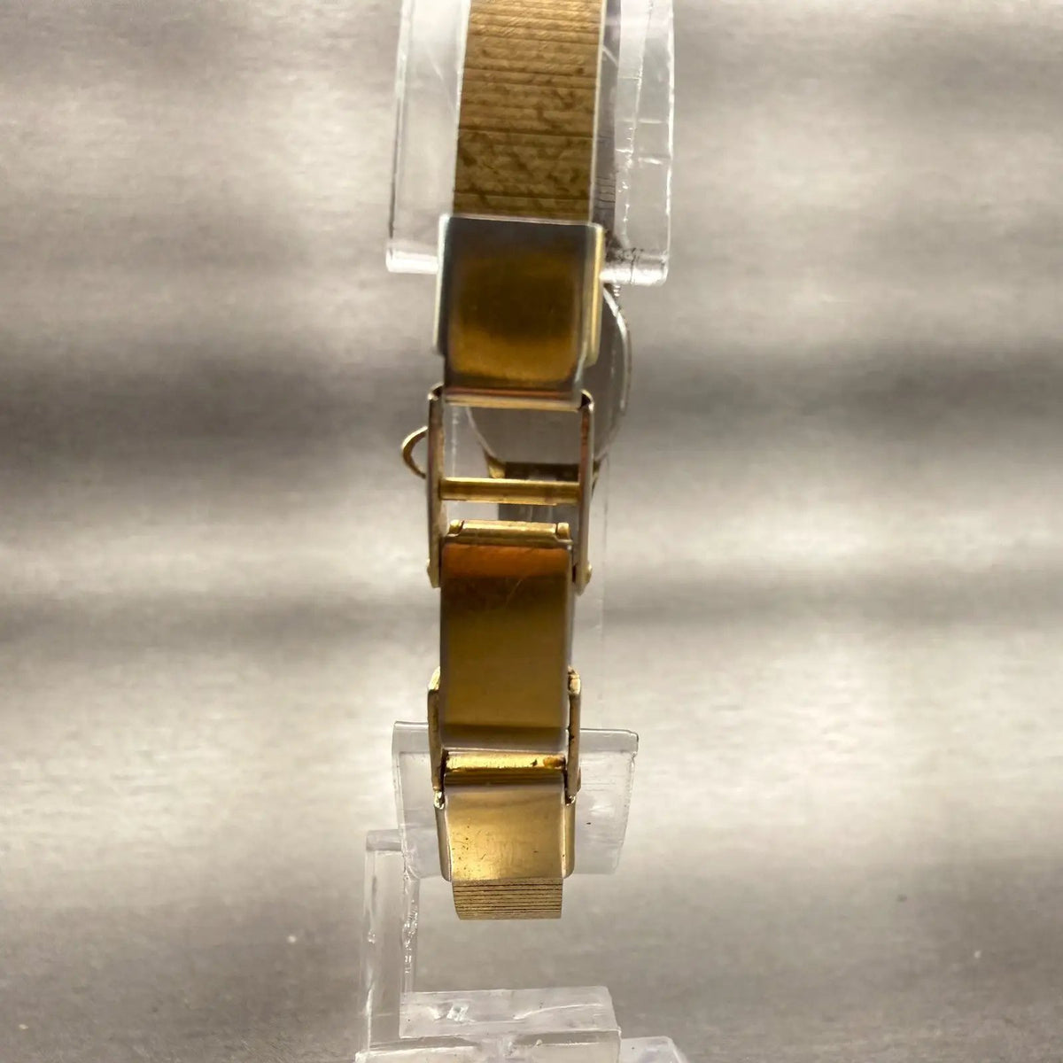 48304872