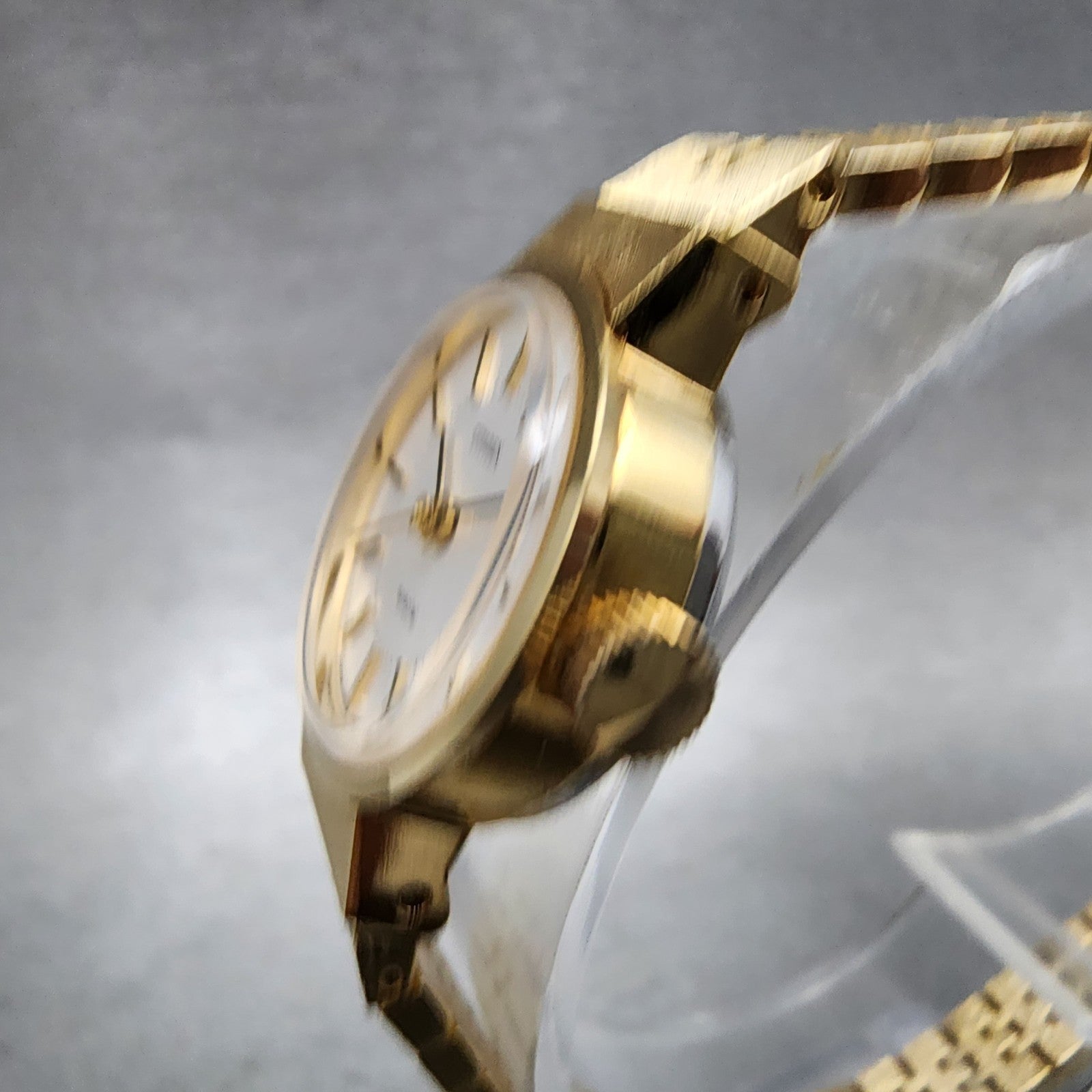 Citizen Special Watch Women 20mm White Dial Gold Plated Manual Wind Runs VTG2