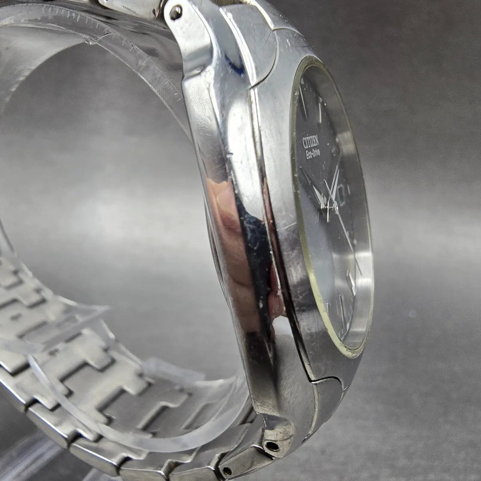 Citizen Eco-Drive Watch Men 39mm Silver Dial Silver Tone Date E111-S022240 RunsD3