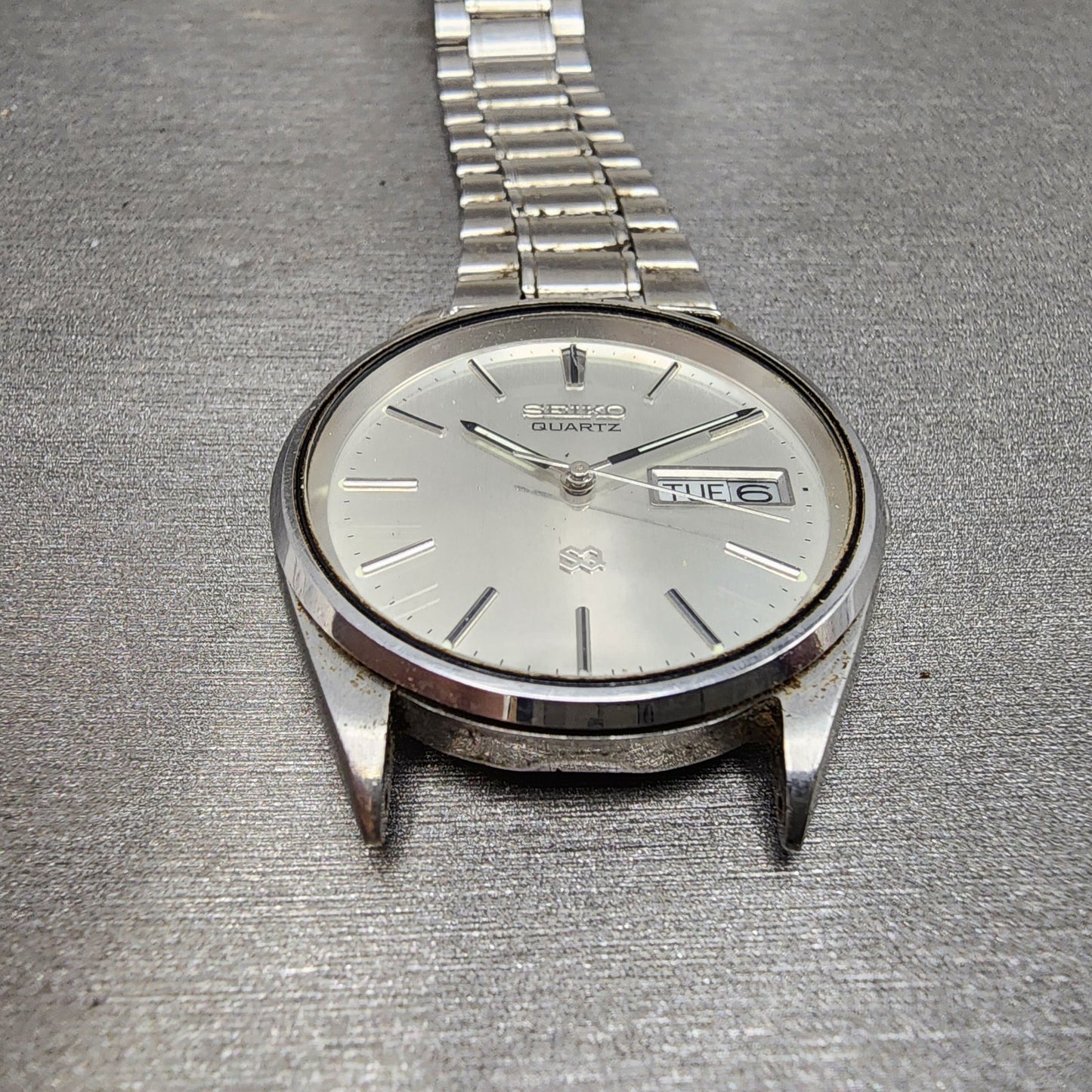 Seiko SQ Watch Men 34mm Silver Dial Silver Tone Daydate 81238009 PARTS3