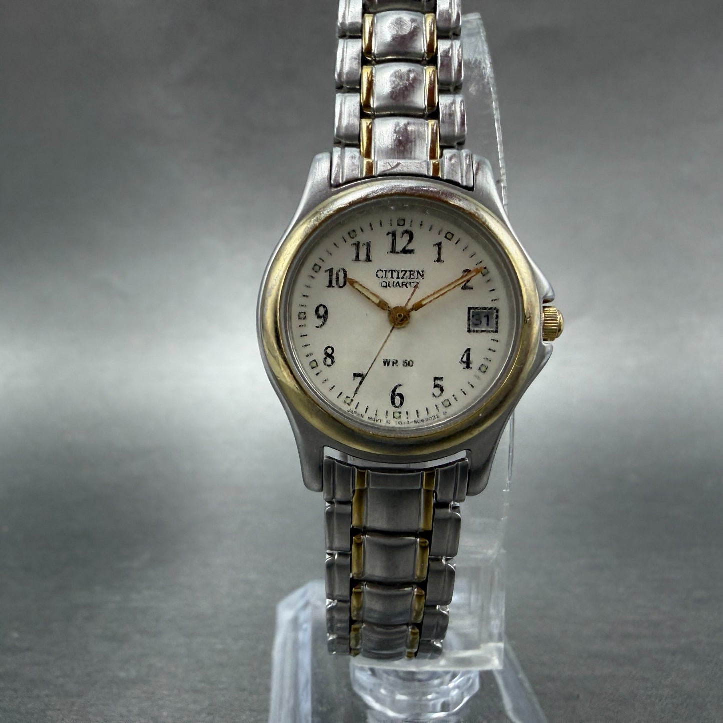 Citizen Watch Women 24mm Cream Dial Two Tone Date Round 1012-S038375 New Batt OP6
