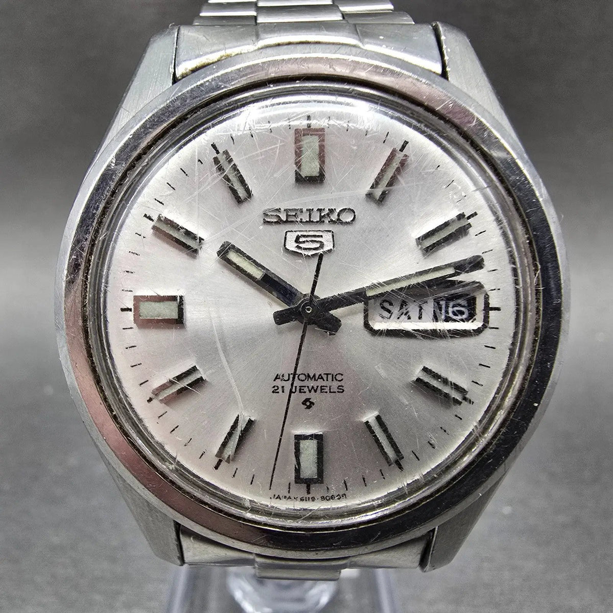 Seiko 5 Automatic Watch Men 37mm Silver Dial Silver Tone 6119-8083 Round Runs0
