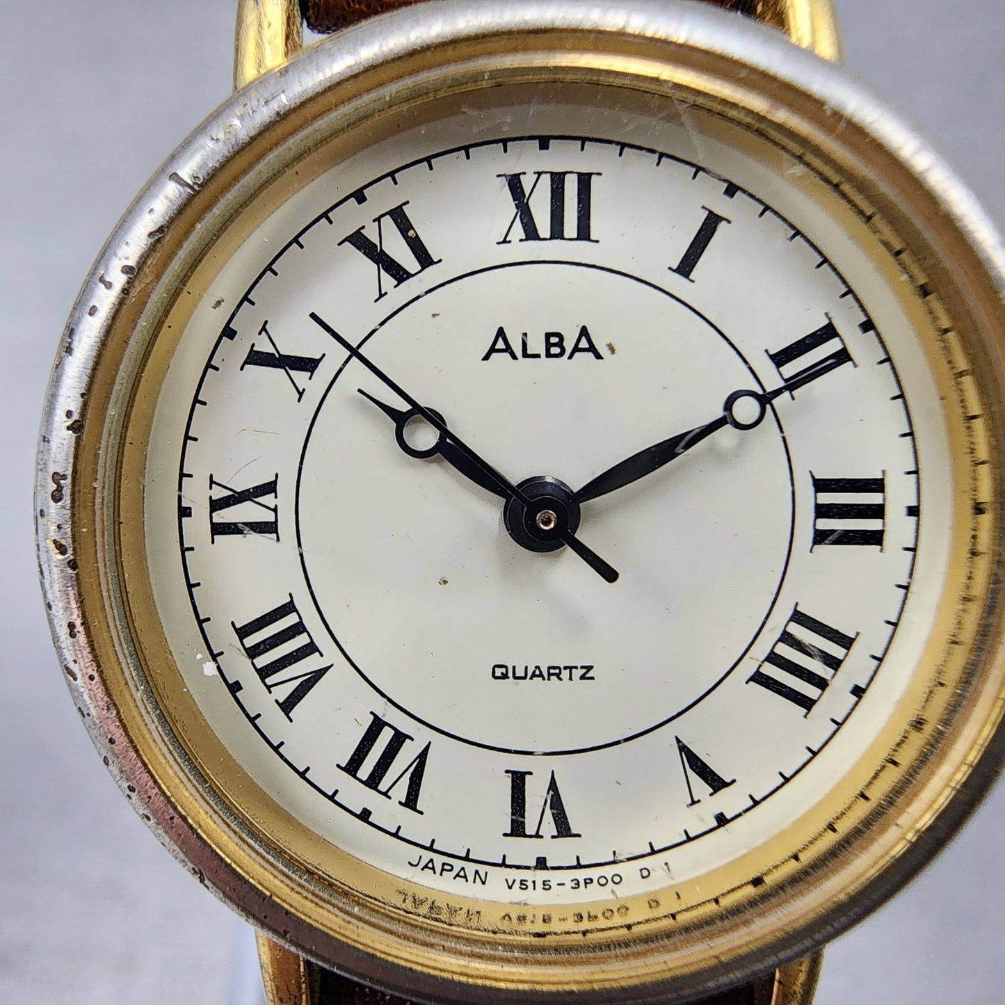 Seiko Alba Watch Women 25mm White Dial Gold Tone Round V5156A20 New Battery1