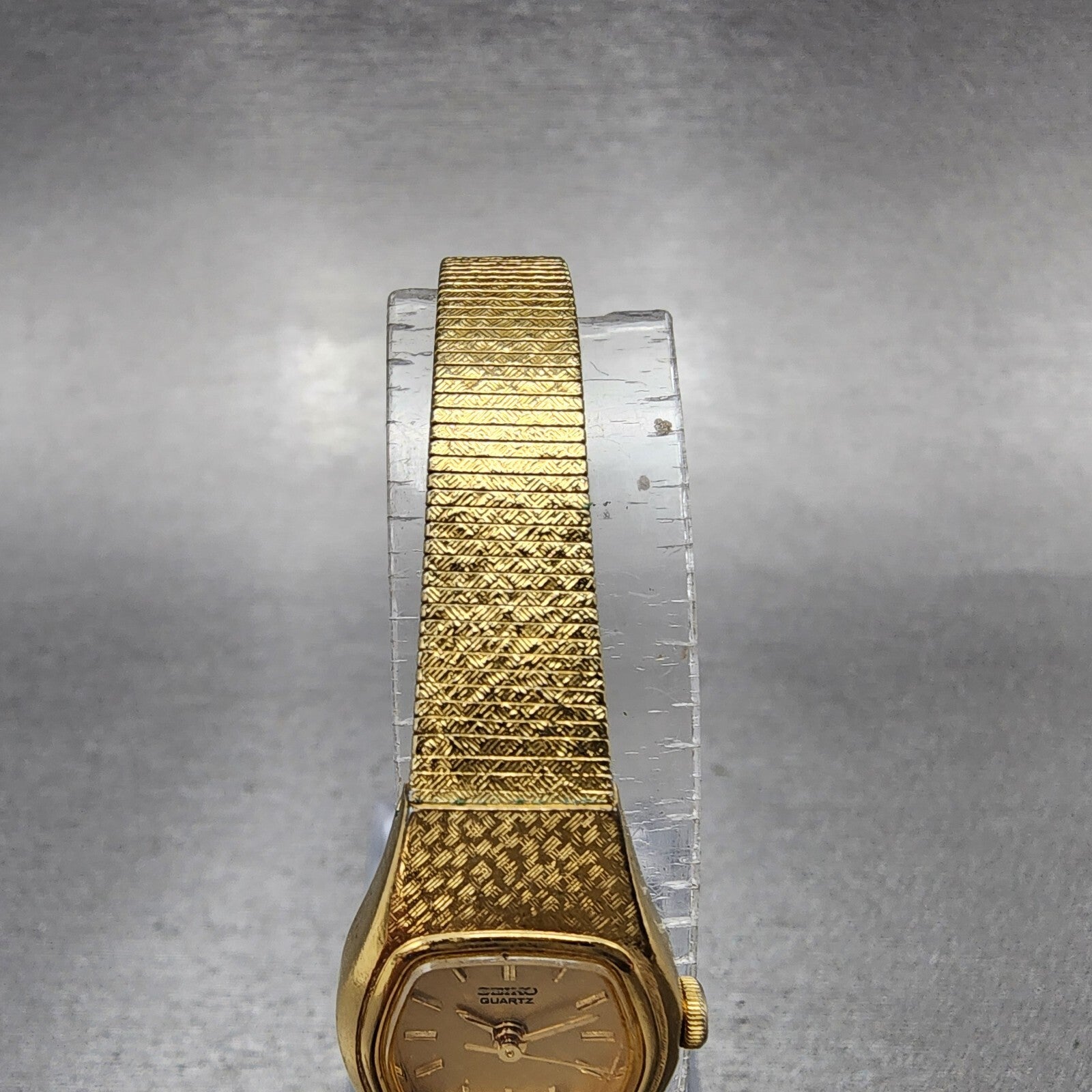 Vintage Seiko Watch Women 17mm Gold Dial Gold Tone Hexagon 4N015021 New Batt A14